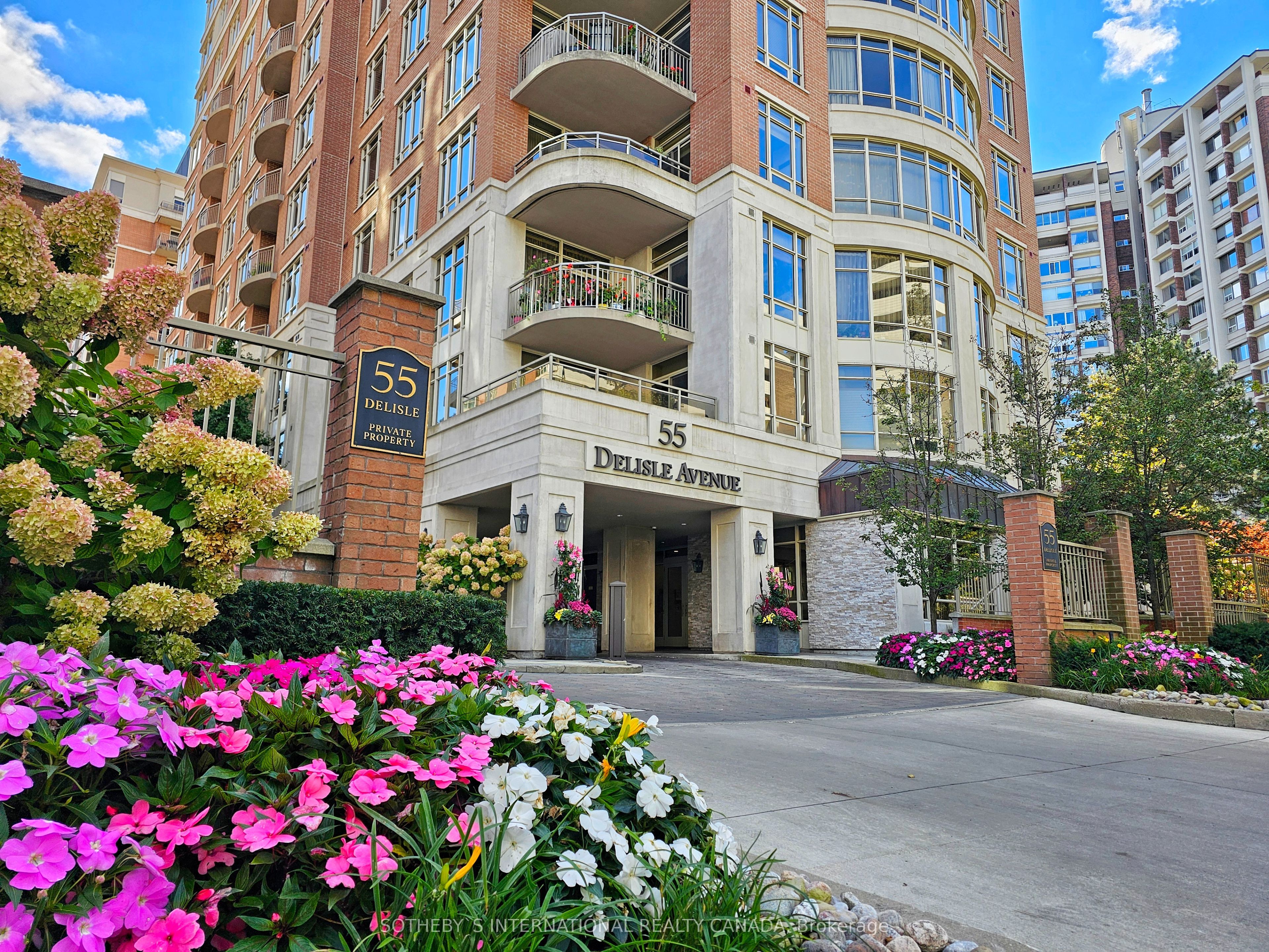 55 Delisle Avenue 903, Toronto, ON M4V 1S8 photo 2