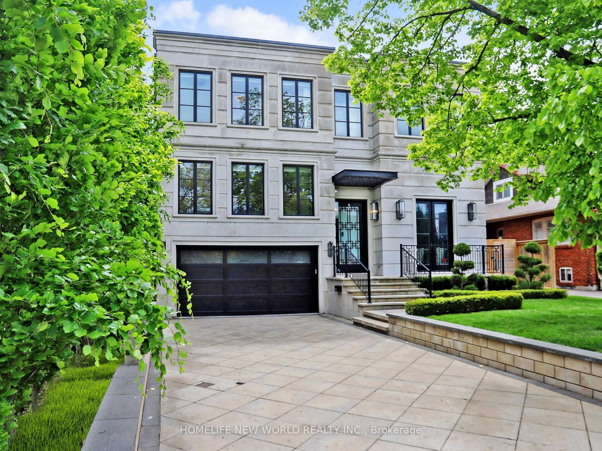 154 Yonge Boulevard, Toronto, ON M5M 3H4