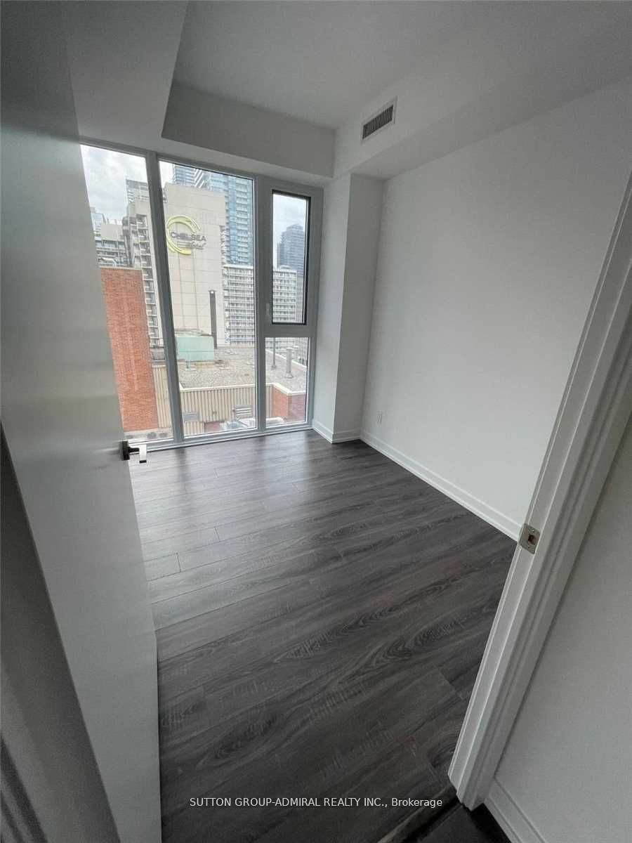 20 Edward Street 1615, Toronto, ON M5G 1C9 photo 4