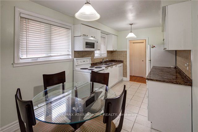 106 Maxome Avenue, Toronto, ON M2M 3K4 photo 5