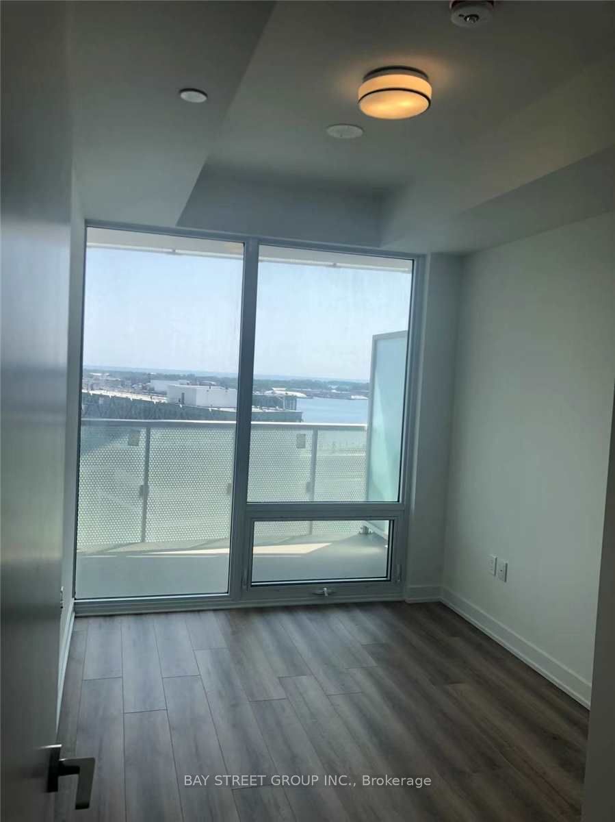 15 Queens Quay E 1810, Toronto, ON M5E 0C5 photo 5