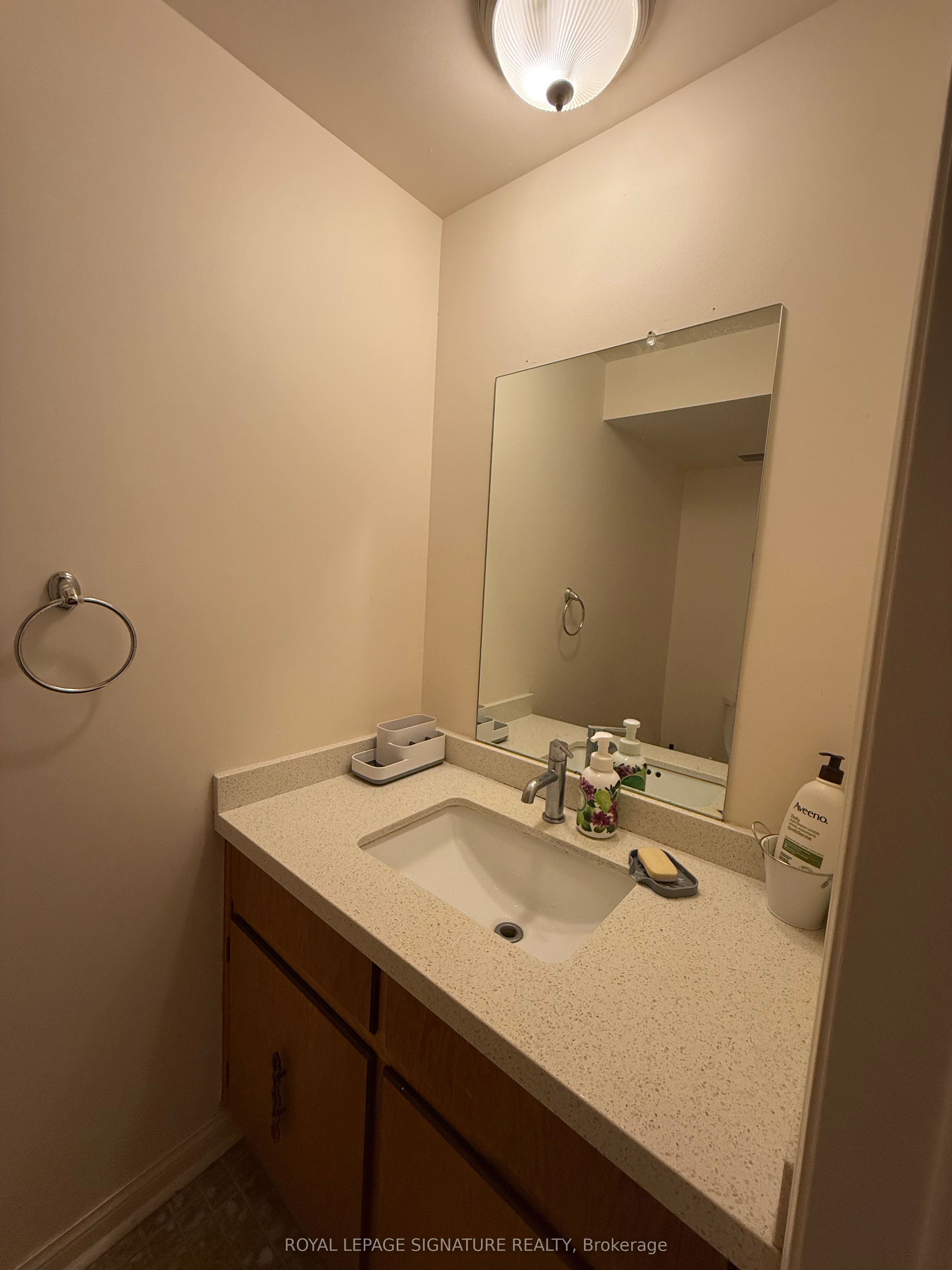 10 Teagarden Court, Toronto, ON M2N 5Z9 photo 4