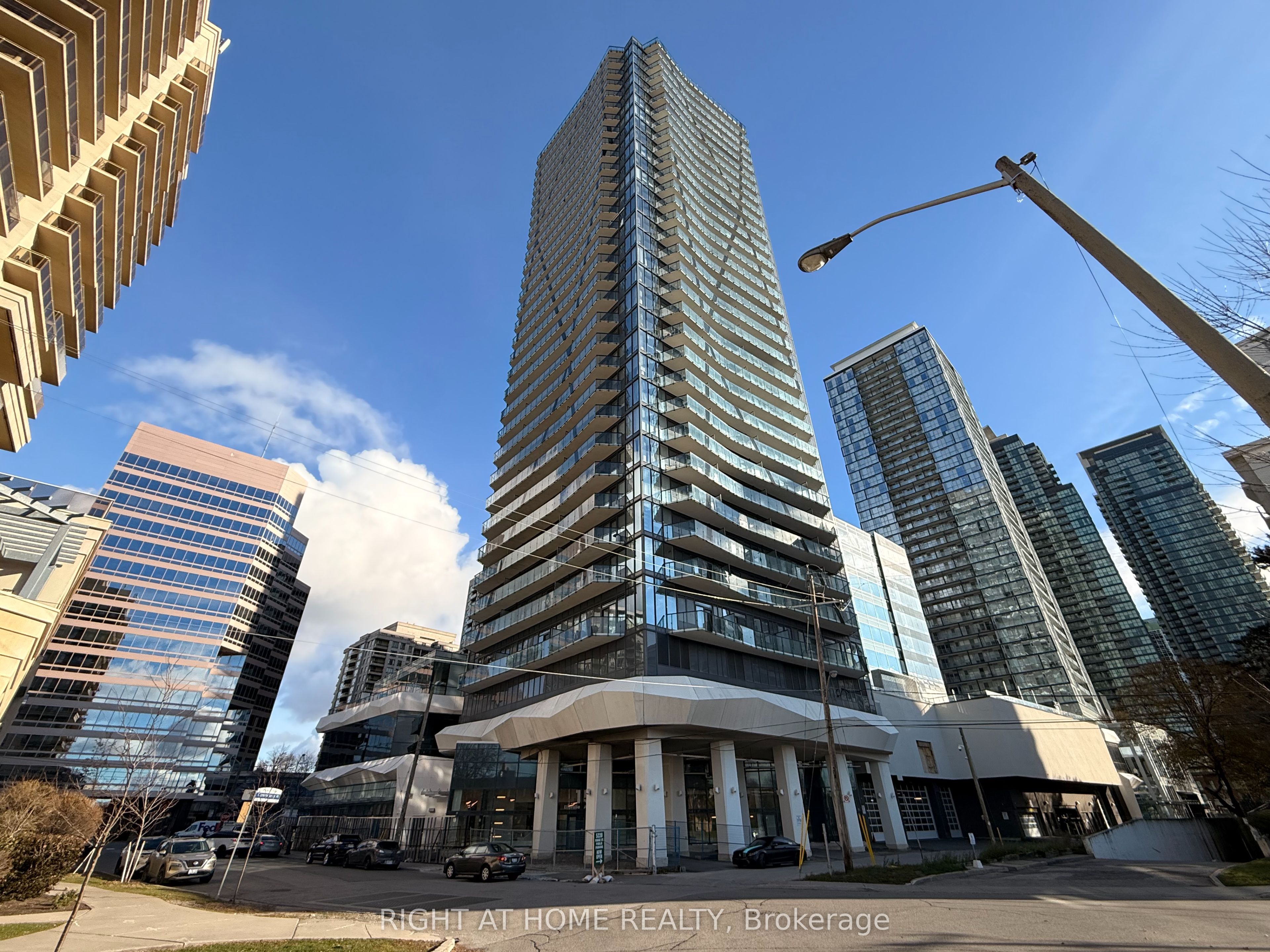 15 Ellerslie Avenue 2202, Toronto, ON M2N 0L7