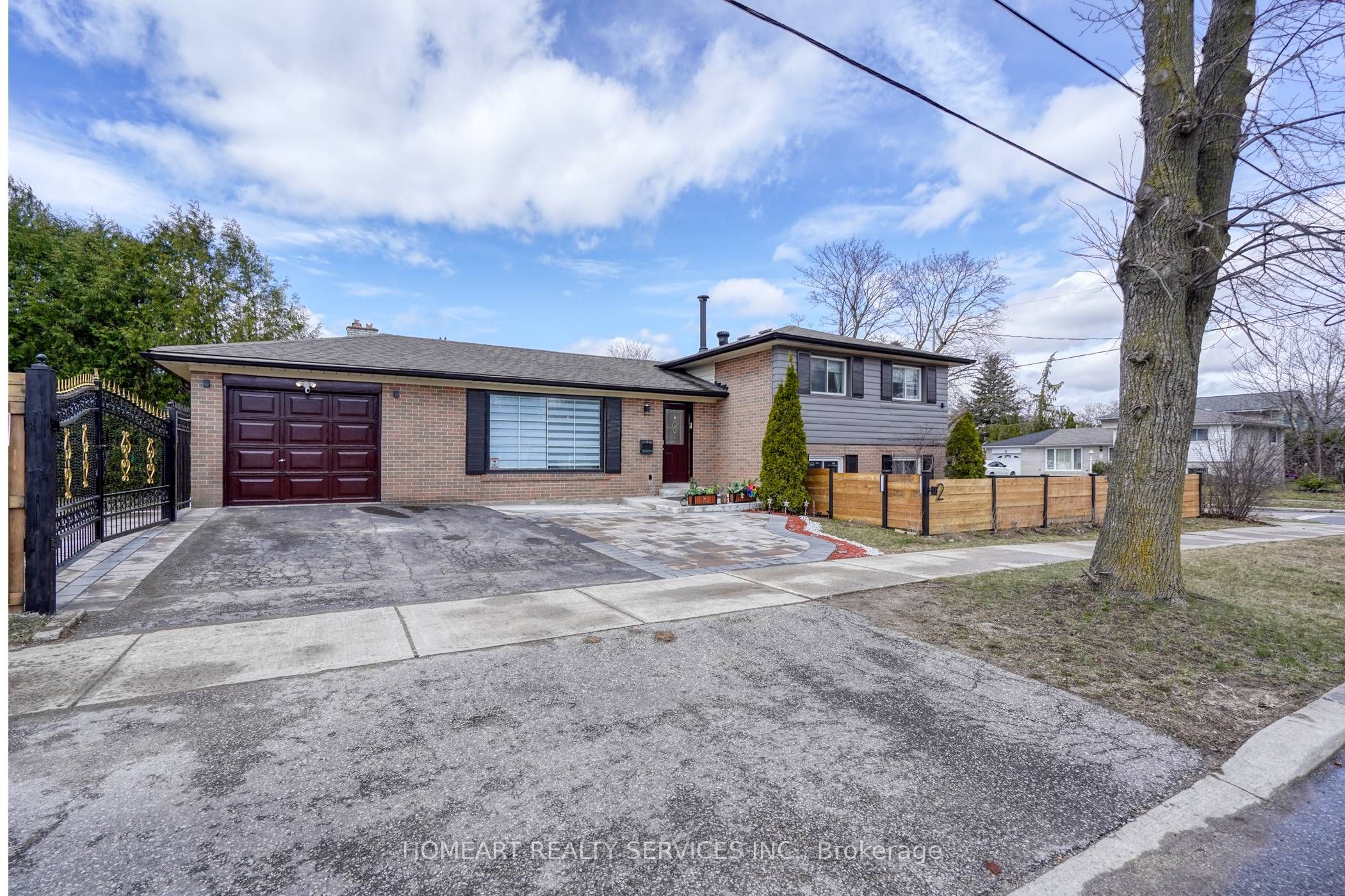 2 Lesgay Crescent, Toronto, ON M2J 2H8 photo 2