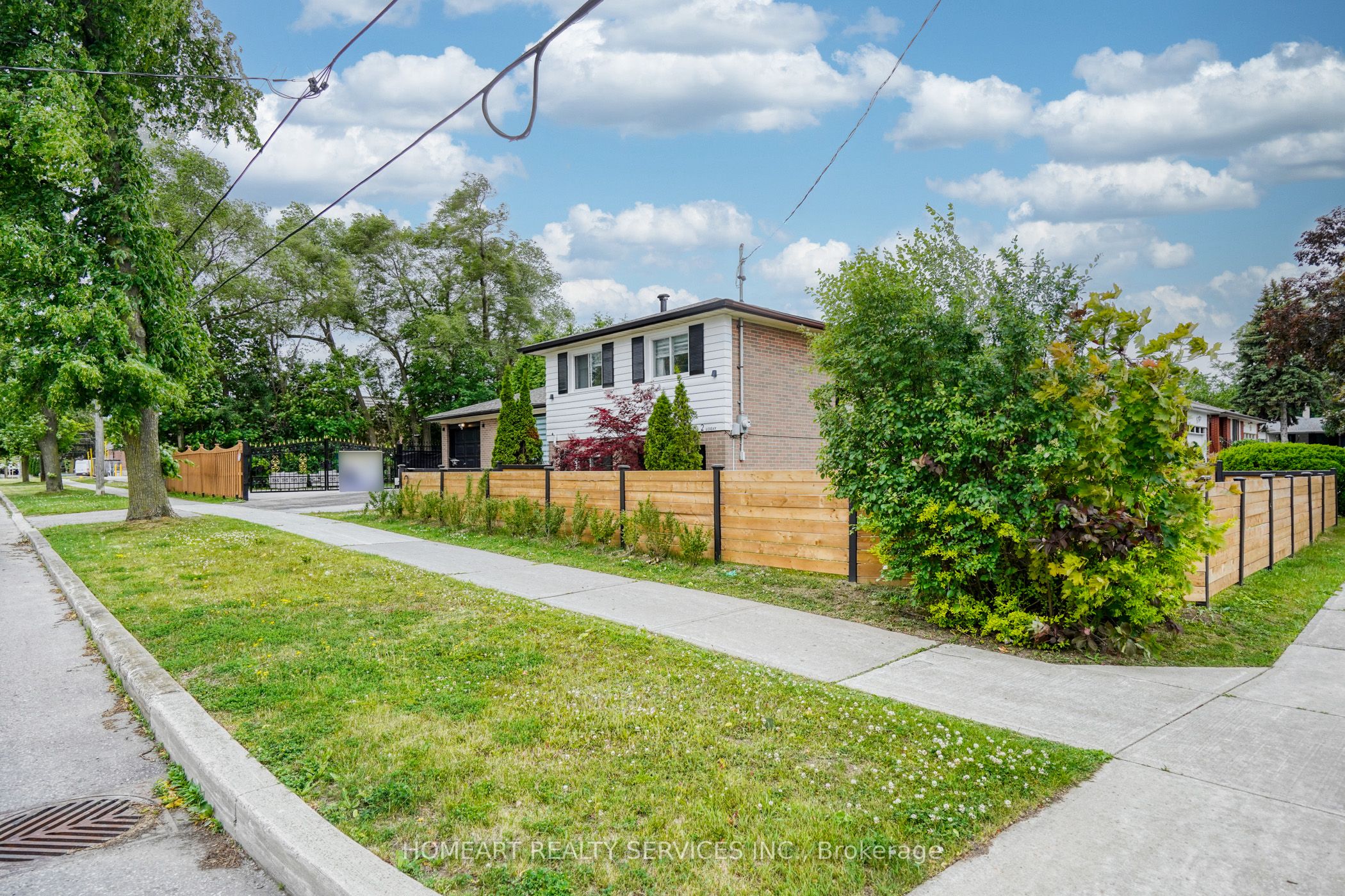 2 Lesgay Crescent, Toronto, ON M2J 2H8 photo 5