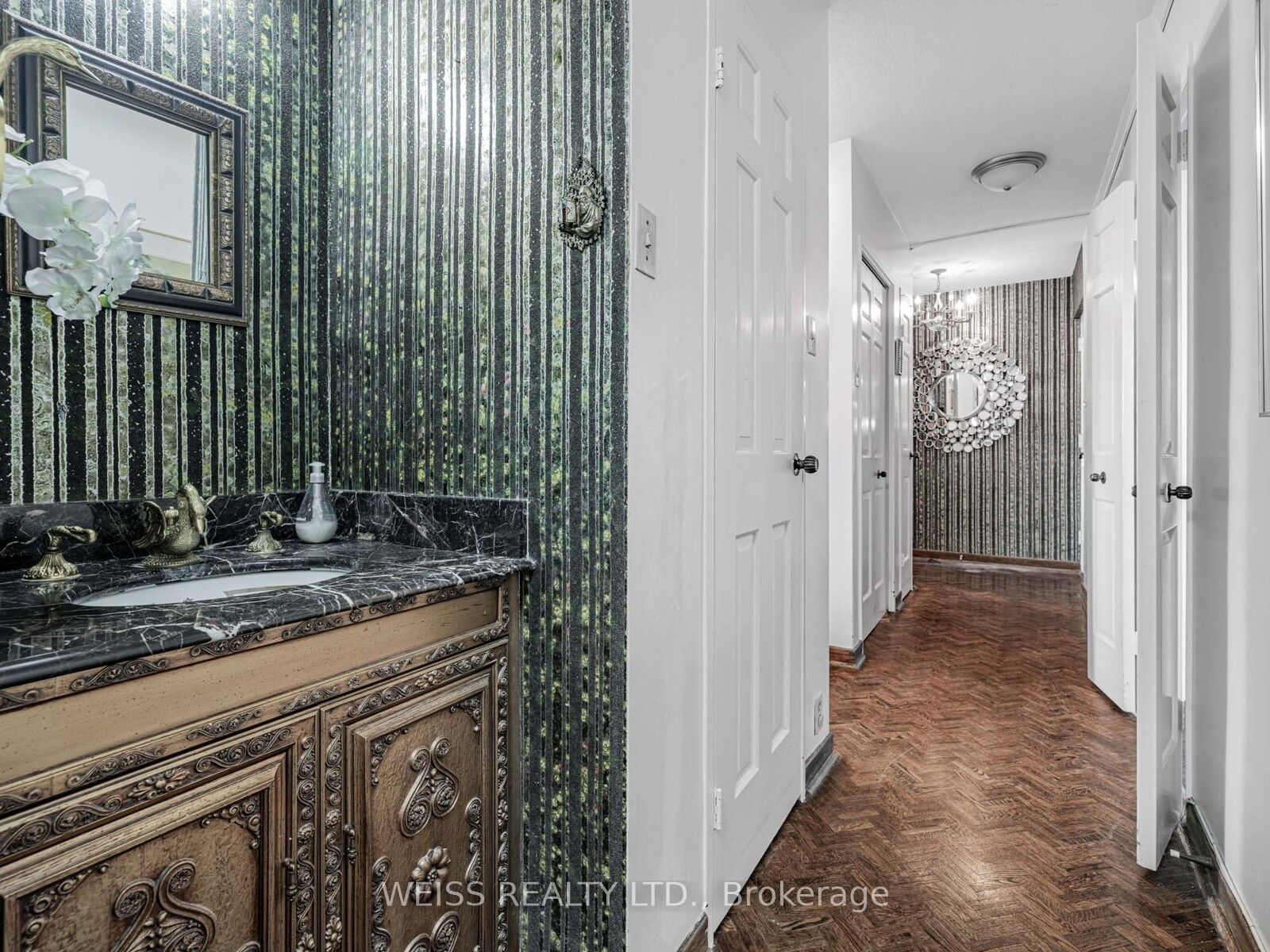 130 Neptune Drive 301, Toronto, ON M6A 1X5 photo 2