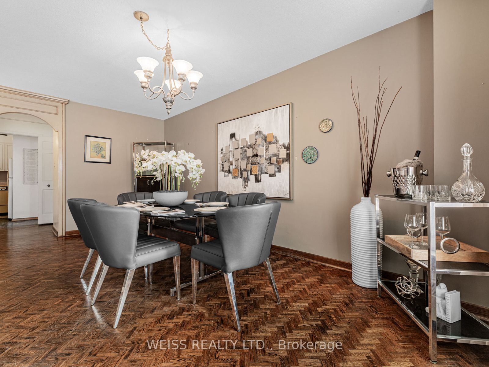 130 Neptune Drive 301, Toronto, ON M6A 1X5 photo 5