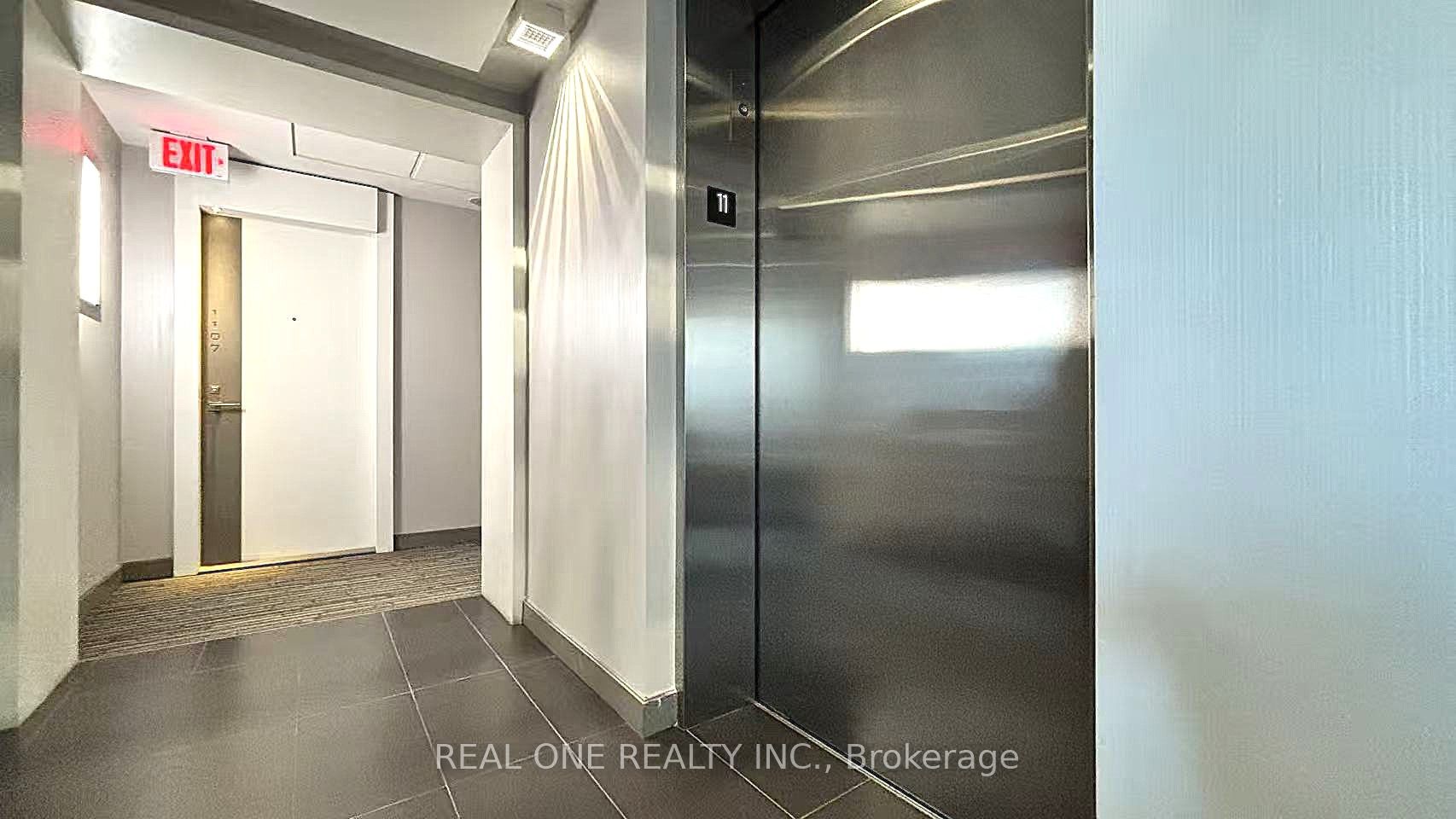 8 The Esplanade Avenue 1107, Toronto, ON M5E 0A6 photo 3