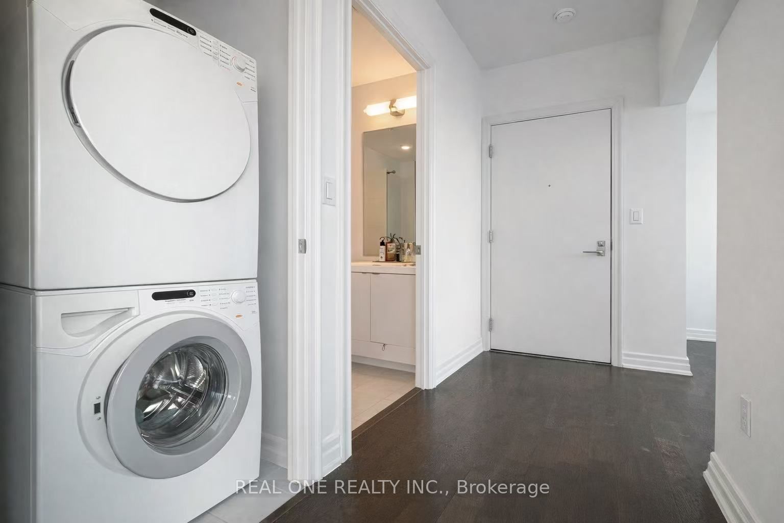 8 The Esplanade Avenue 1107, Toronto, ON M5E 0A6 photo 5