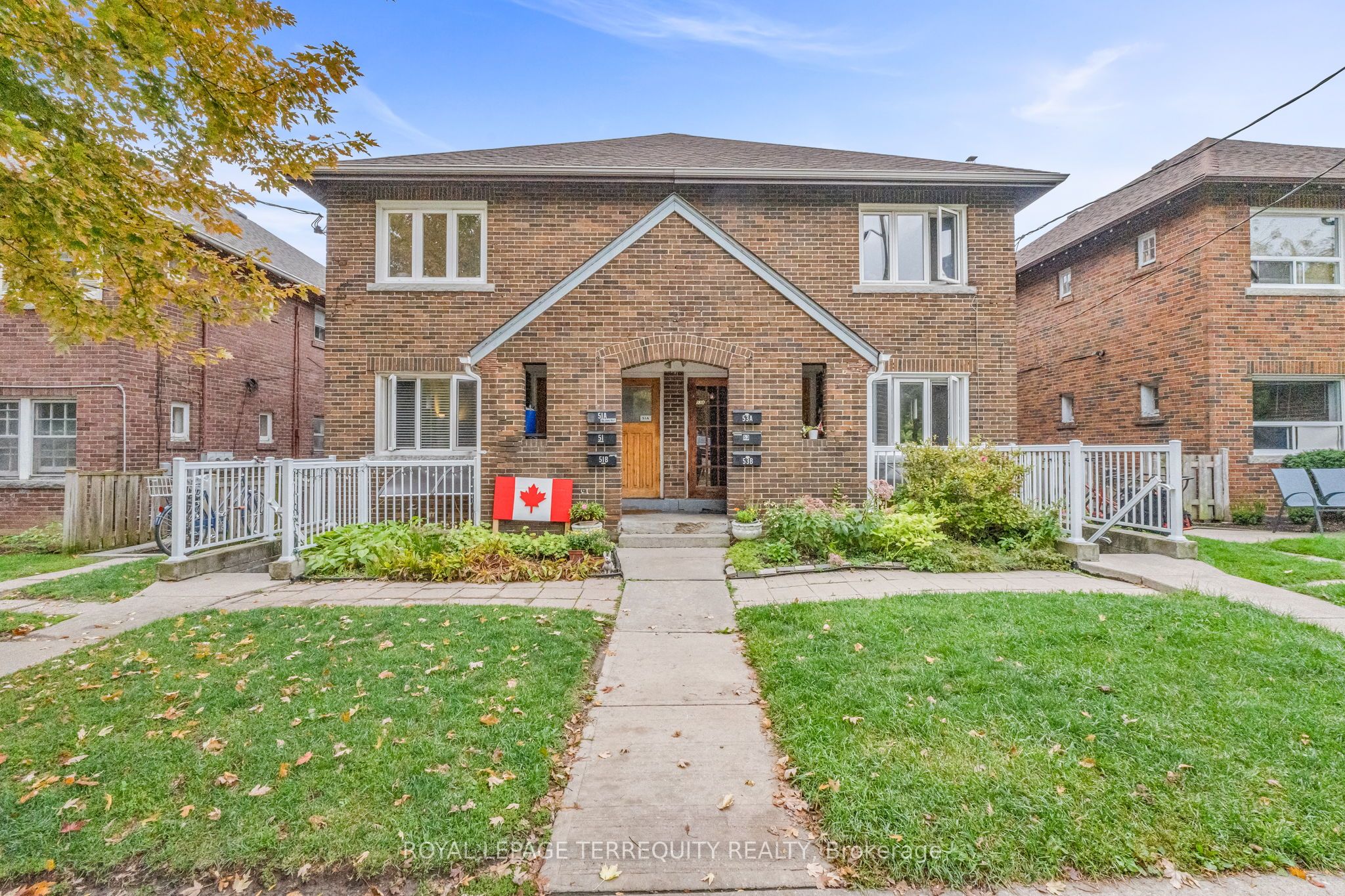 51 Claxton Boulevard, Toronto, ON M6C 1L9 photo 2