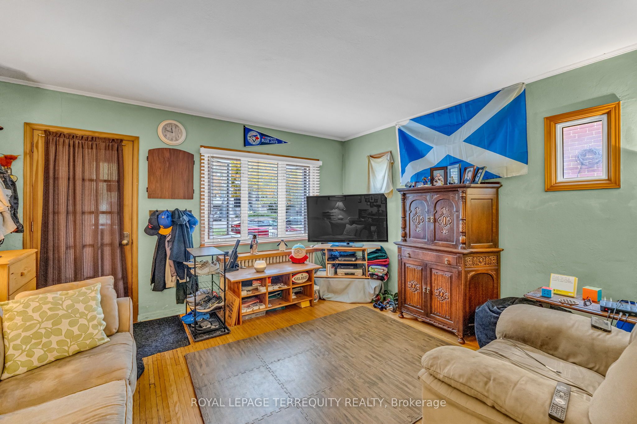51 Claxton Boulevard, Toronto, ON M6C 1L9 photo 5