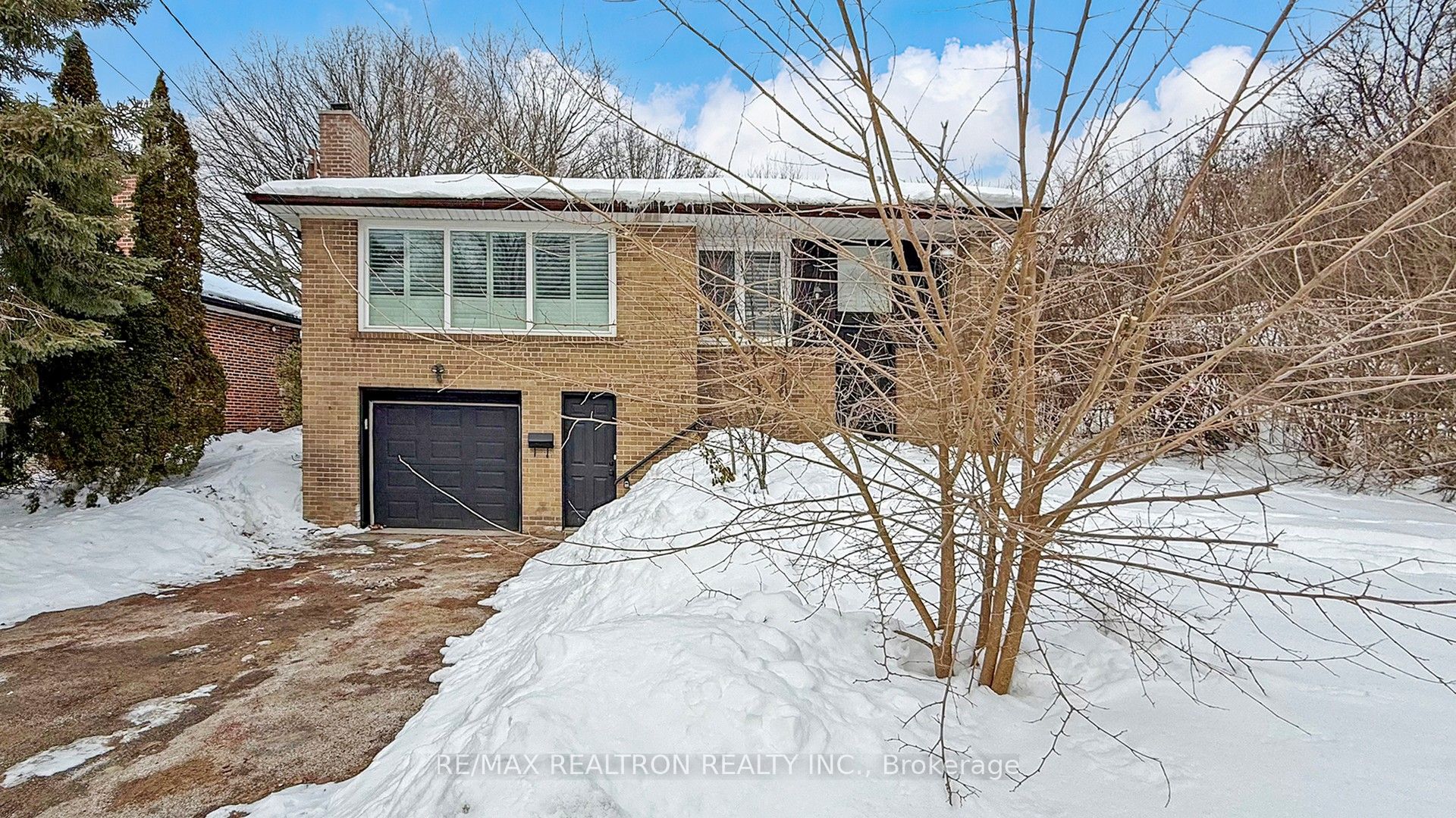 24 Fenelon Drive Main Floor, Toronto, ON M3A 3K3
