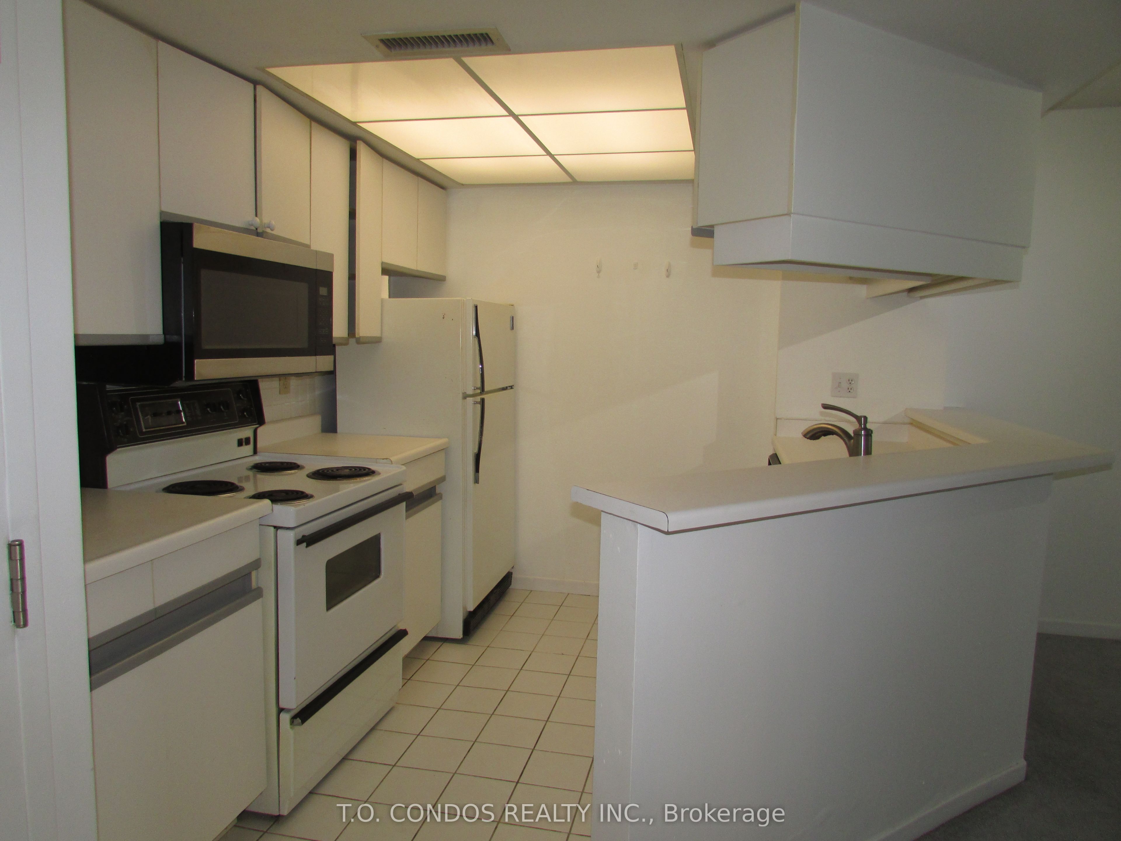 1001 Bay Street 809, Toronto, ON M5S 3A6 photo 3