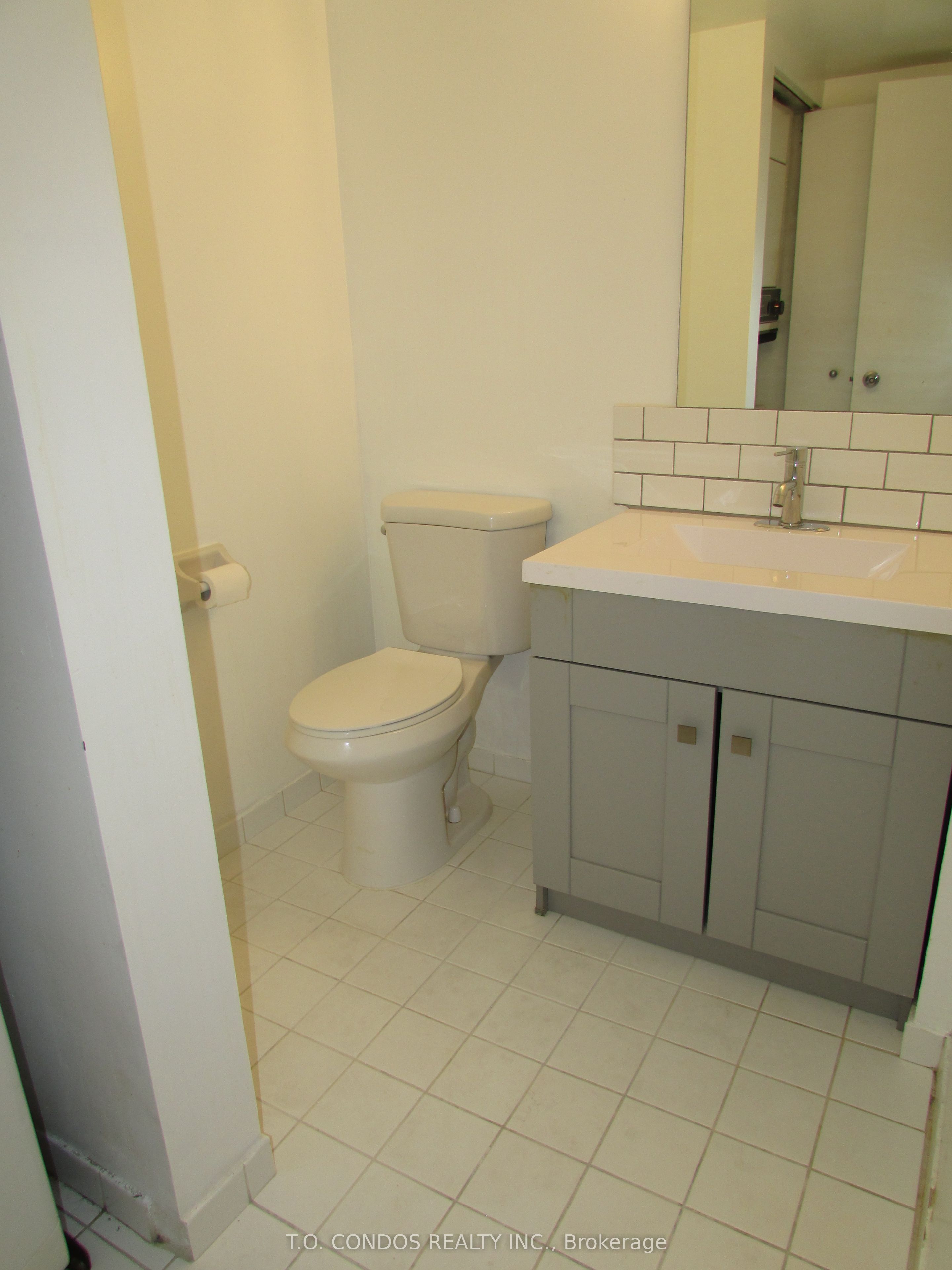 1001 Bay Street 809, Toronto, ON M5S 3A6 photo 5