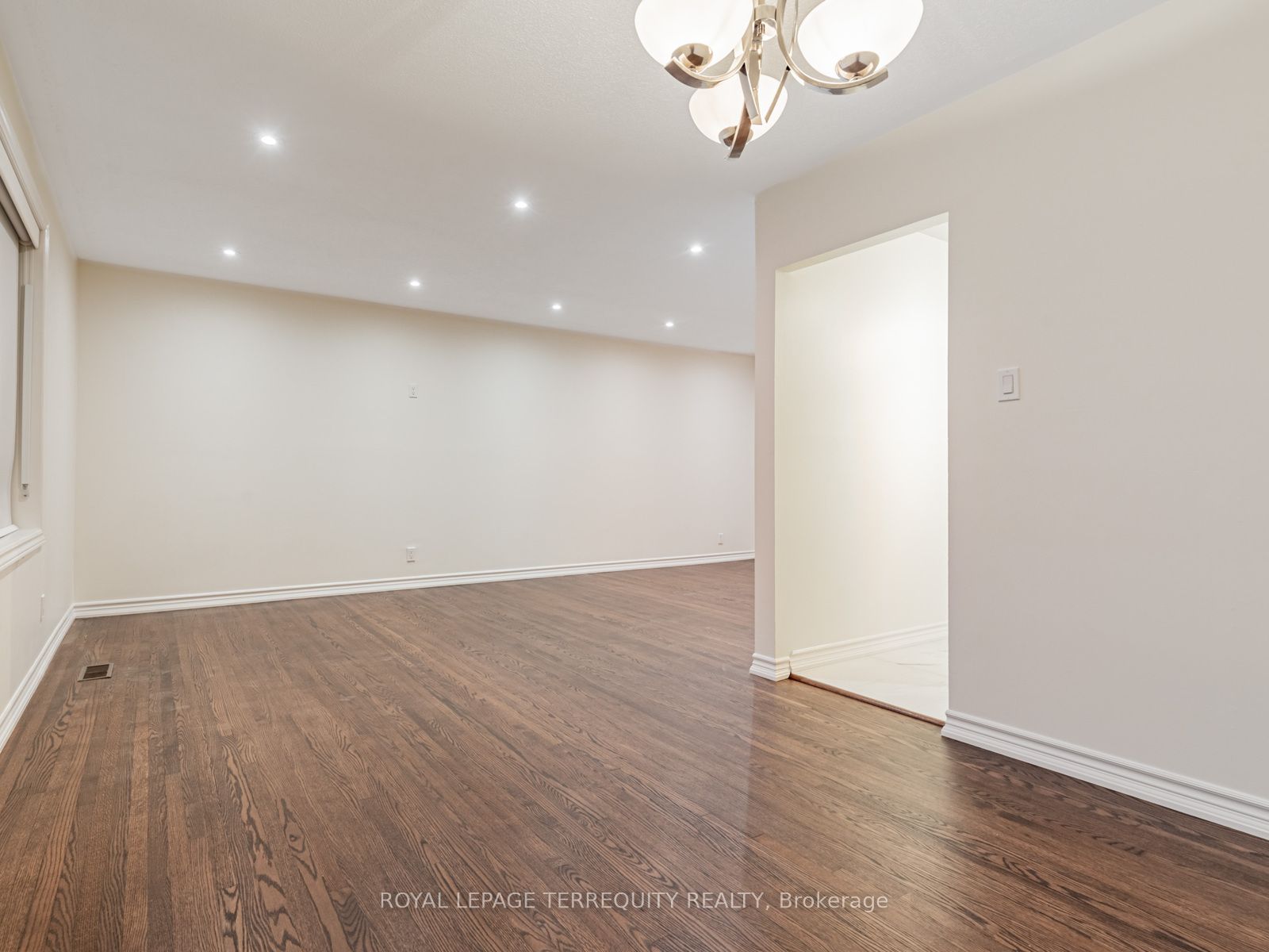 5 Rochelle Crescent, Toronto, ON M2J 1Y3 photo 3