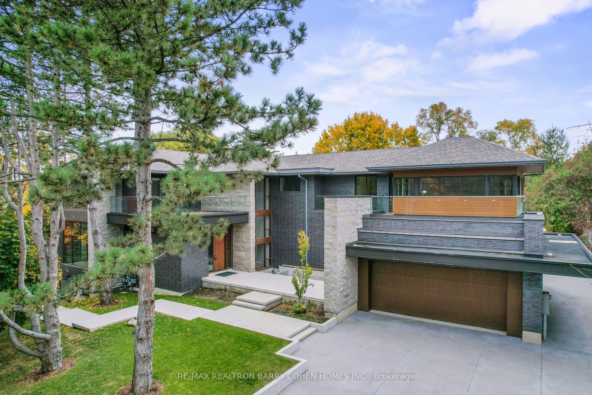 103 Old Colony Road, Toronto, ON M2L 2K3
