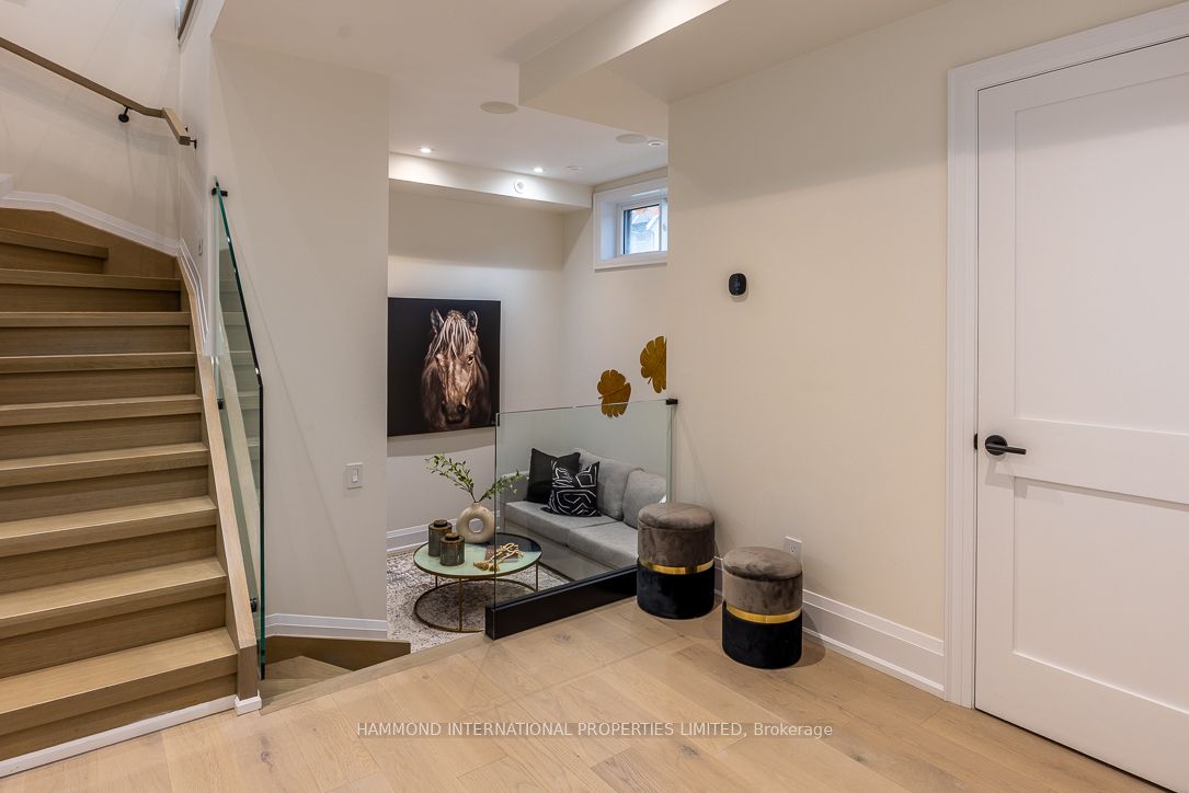 372 Briar Hill Avenue, Toronto, ON M4R 1J2 photo 3