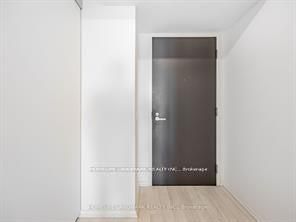 197 Yonge Street 4211, Toronto, ON M5B 1M4 photo 2