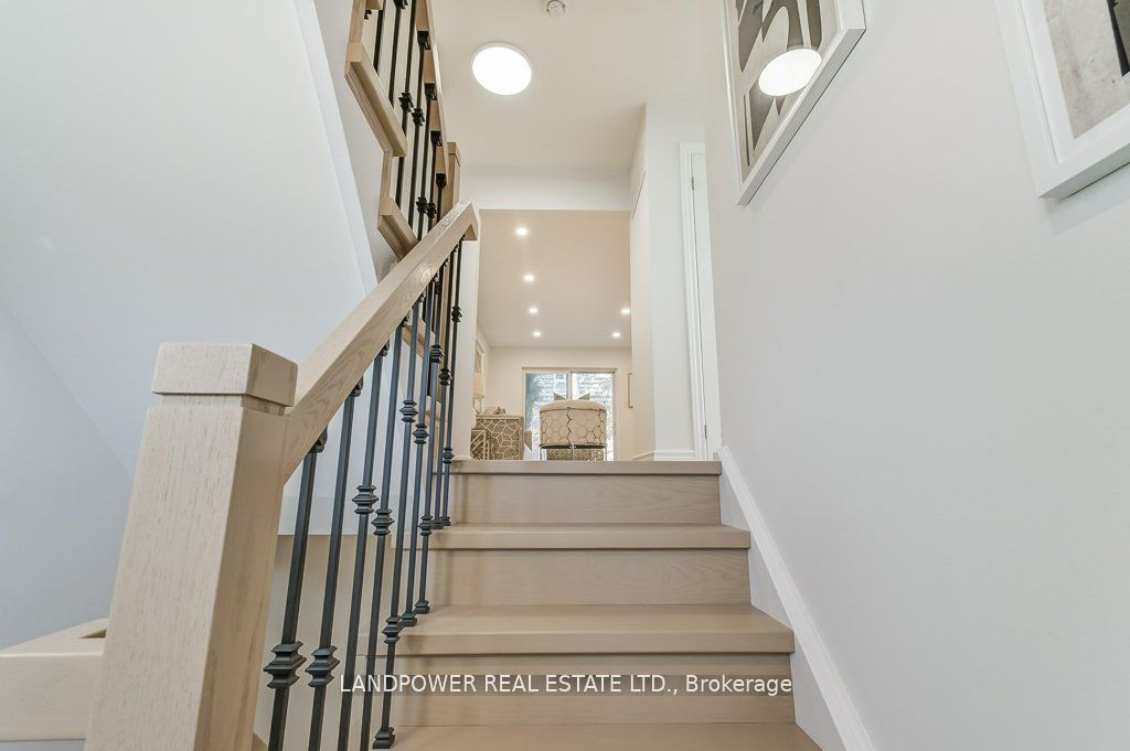 10 Brassbell Mill Way, Toronto, ON M2L 1P7 photo 5