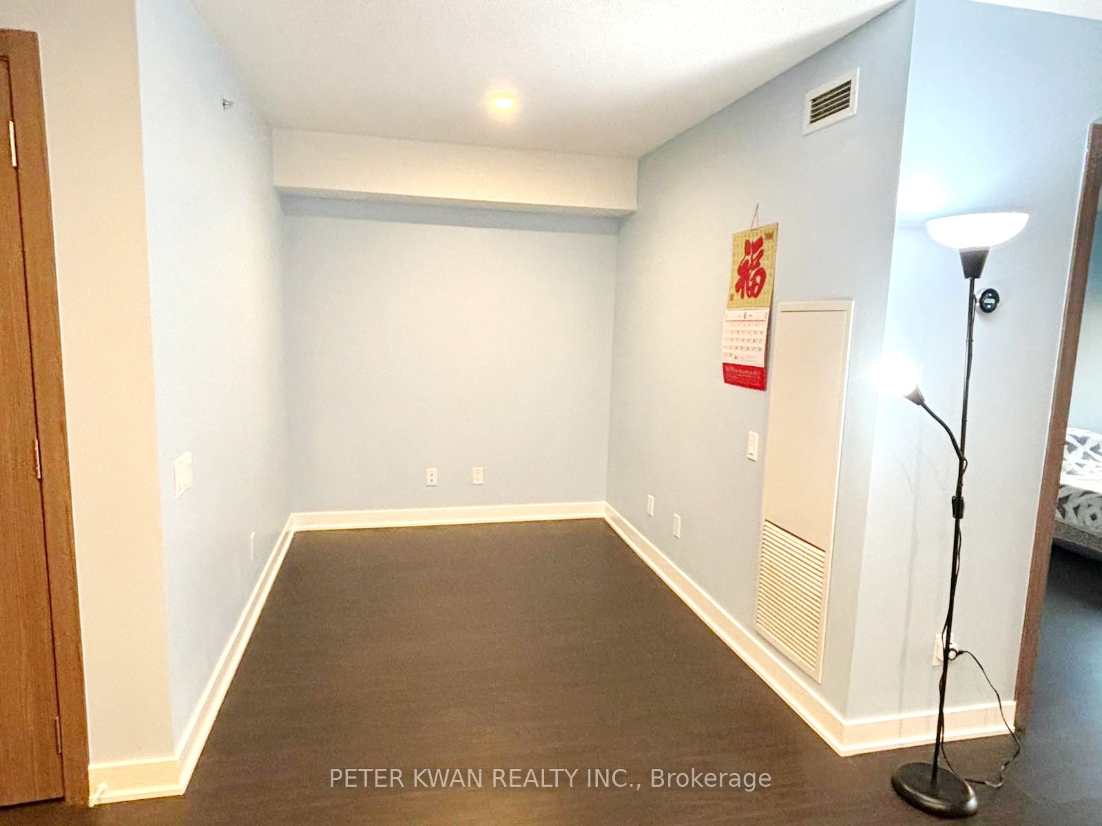 19 Bathurst Street 1007, Toronto, ON M5V 0N2 photo 5