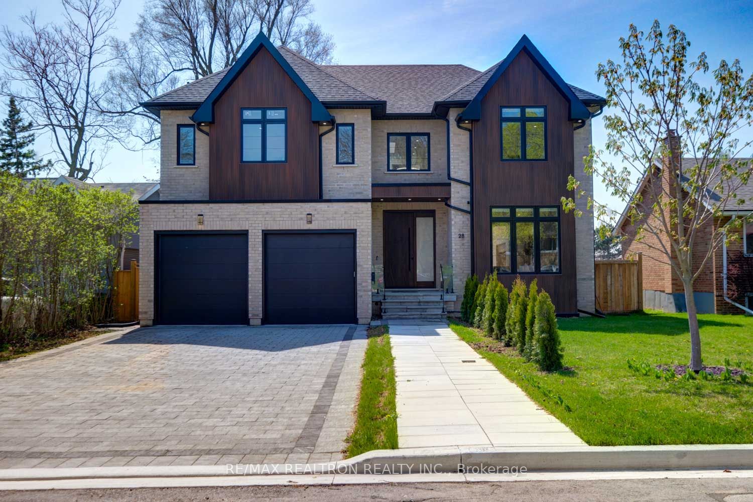 28 Ternhill Crescent, Toronto, ON M3C 2E5 photo 2