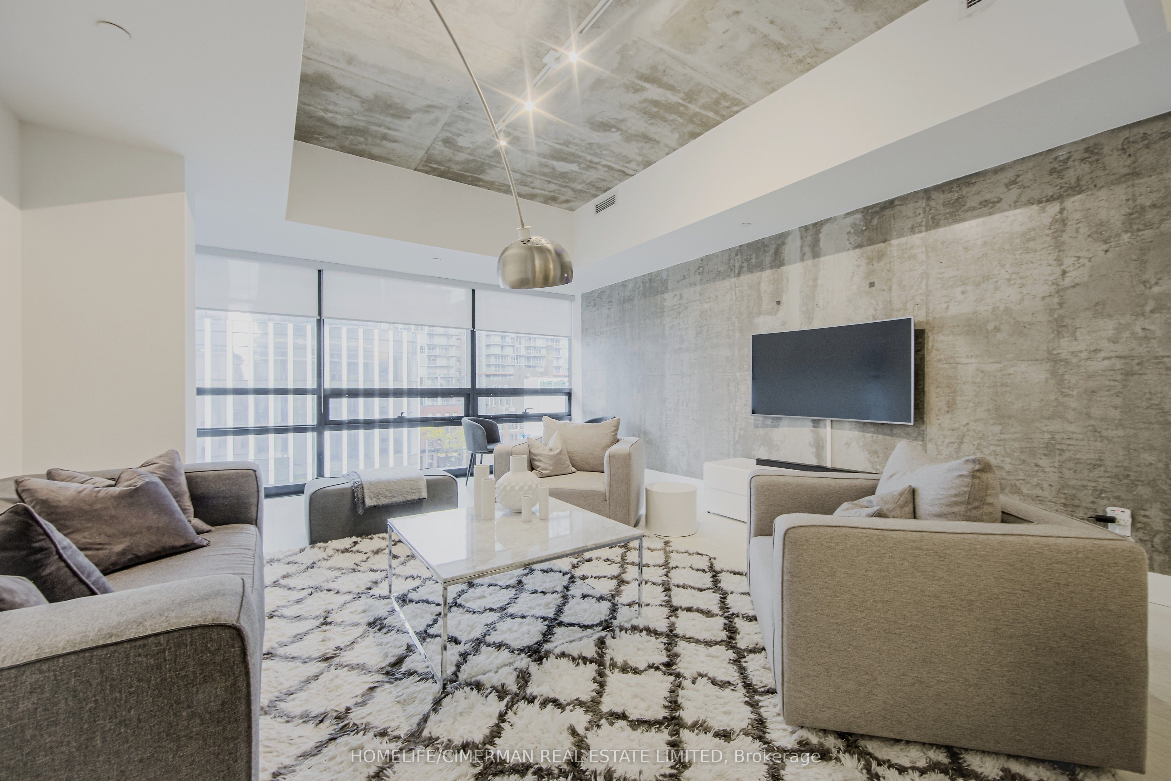224 King Street W 501, Toronto, ON M5V 1H8