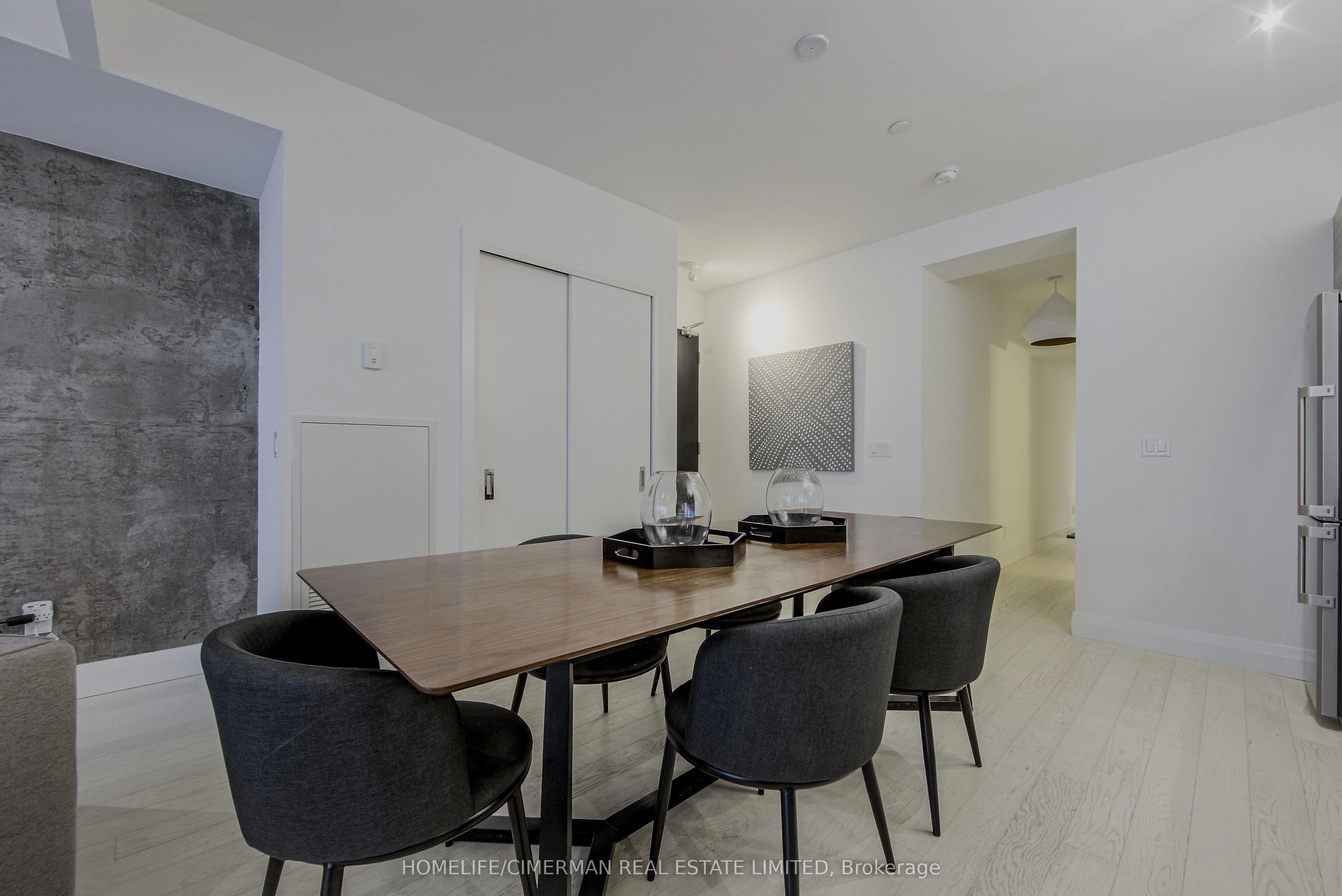 224 King Street W 501, Toronto, ON M5V 1H8 photo 5