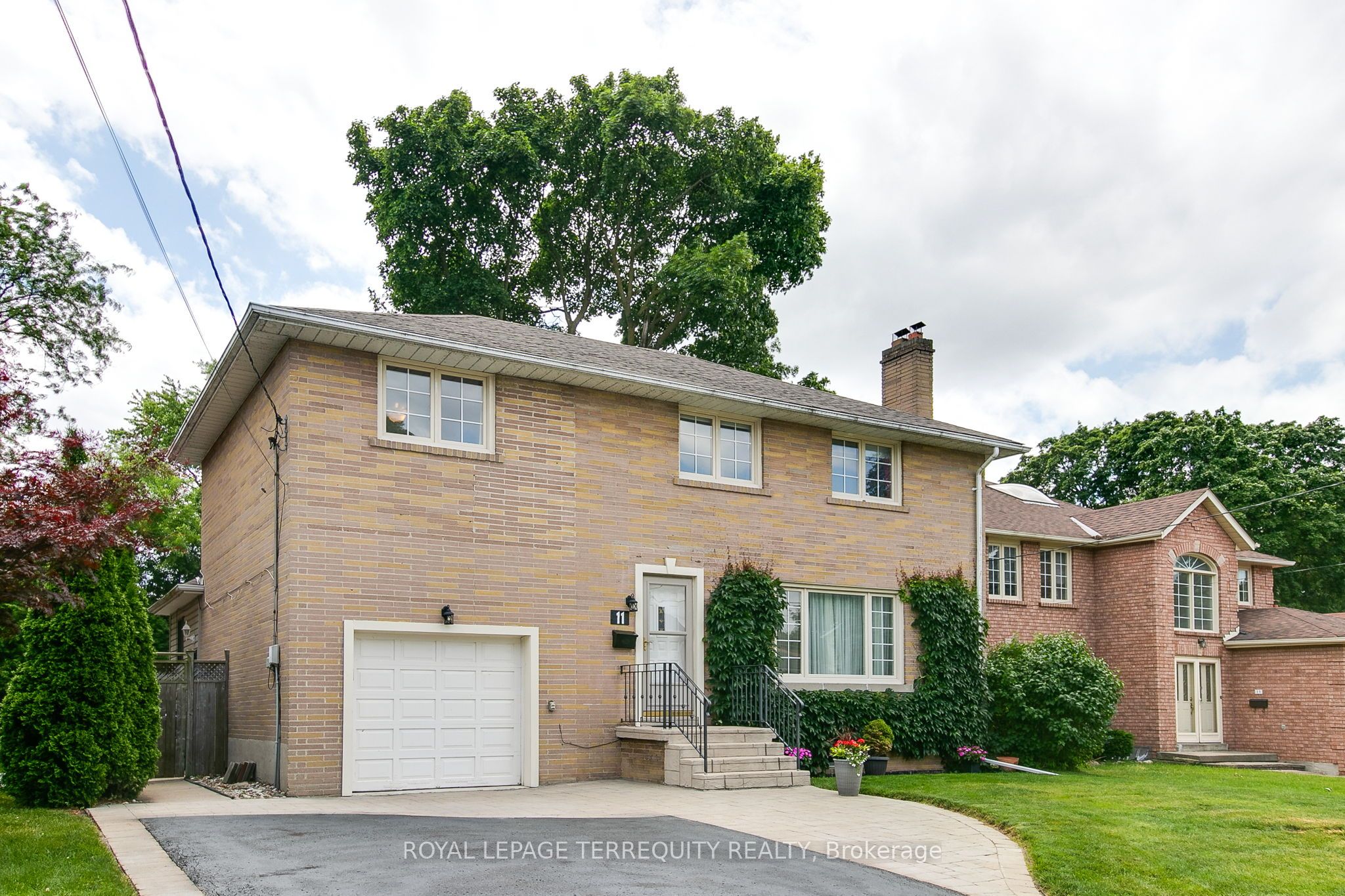 11 Urbandale Avenue, Toronto, ON M2M 2G9 photo 2