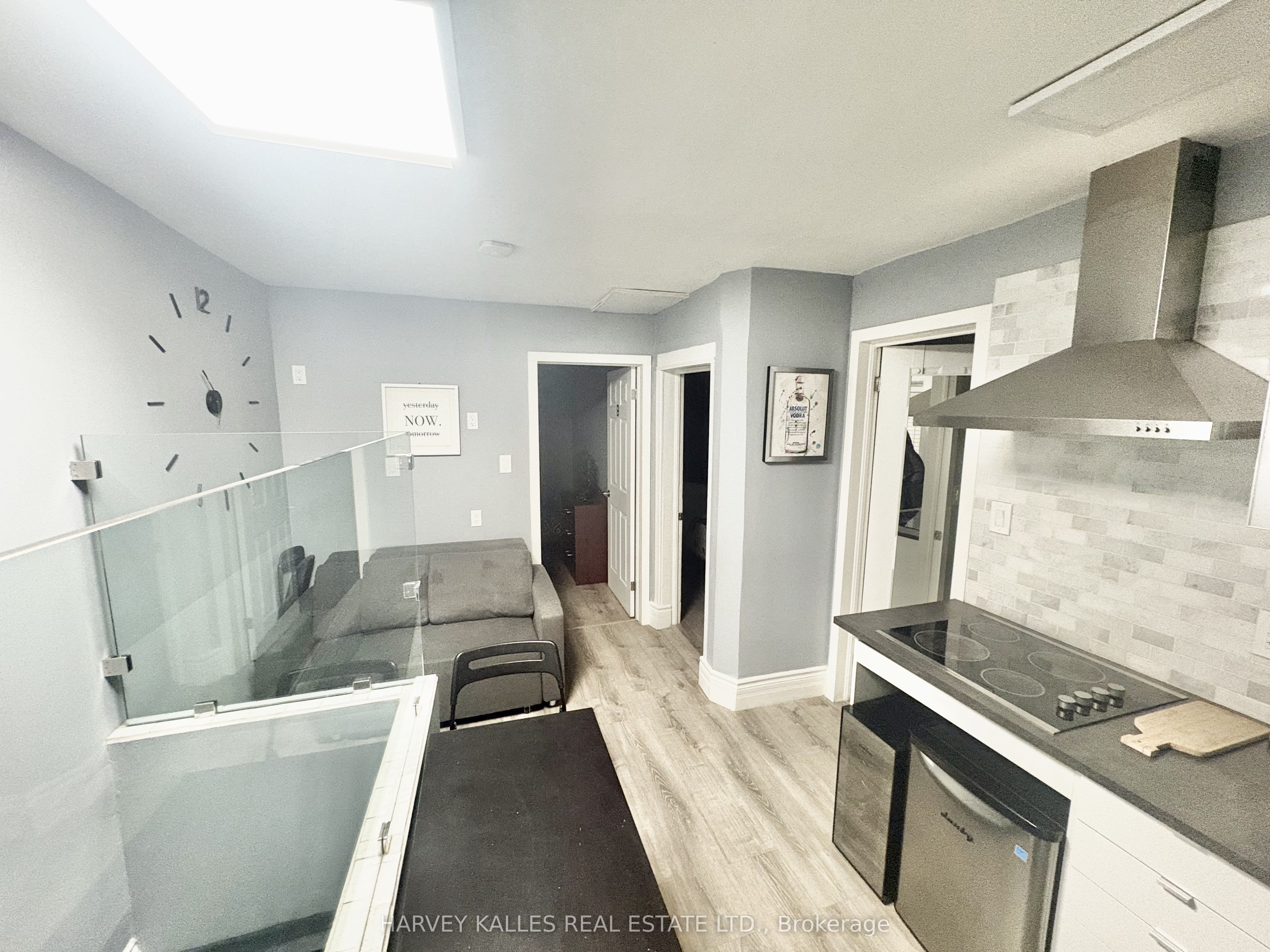 11 Saint Patricks Square 2, Toronto, ON M5T 1W8 photo 2