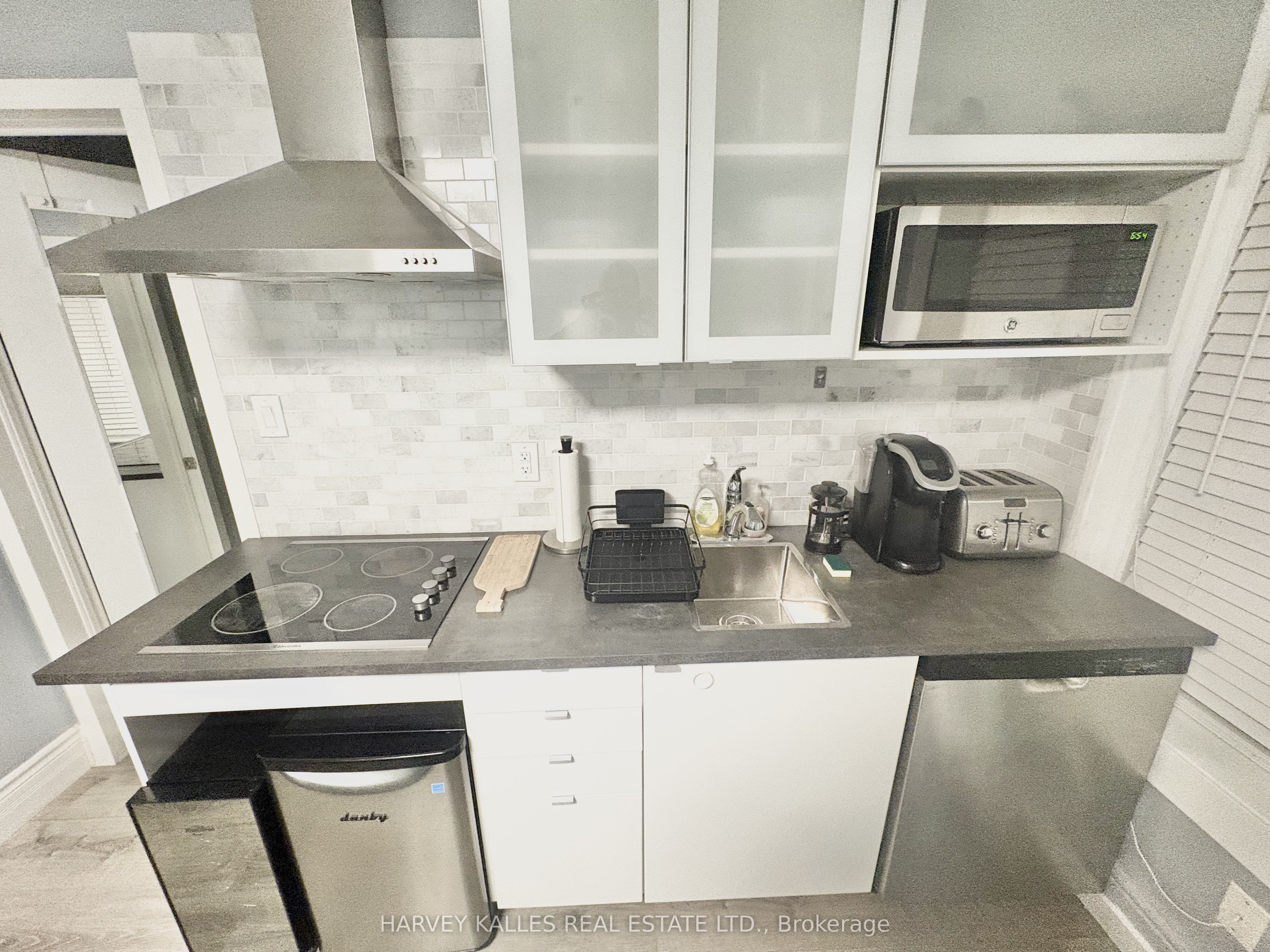 11 Saint Patricks Square 2, Toronto, ON M5T 1W8 photo 3