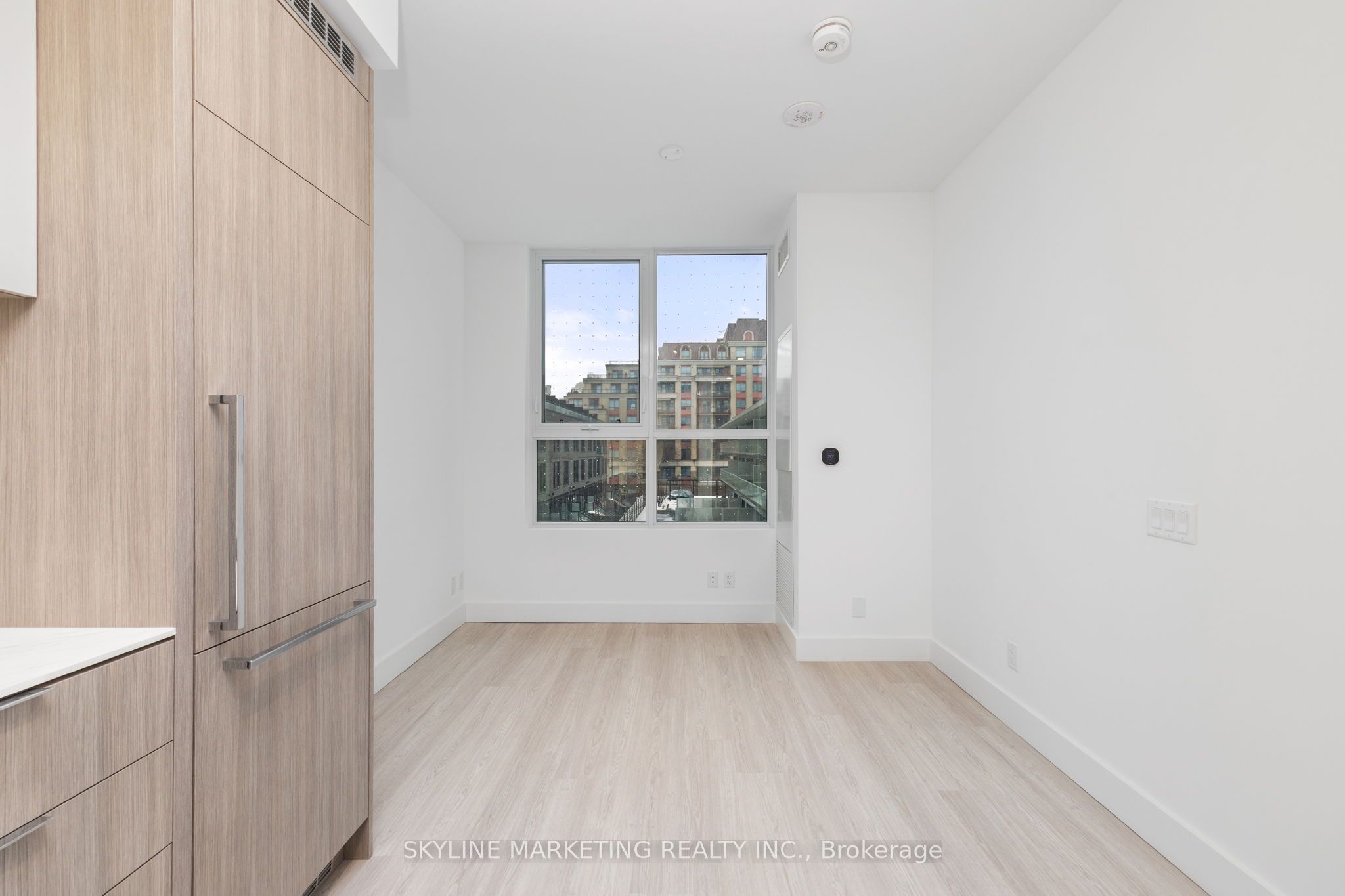 6 Greenbriar Road 210, Toronto, ON M2K 0H6 photo 3