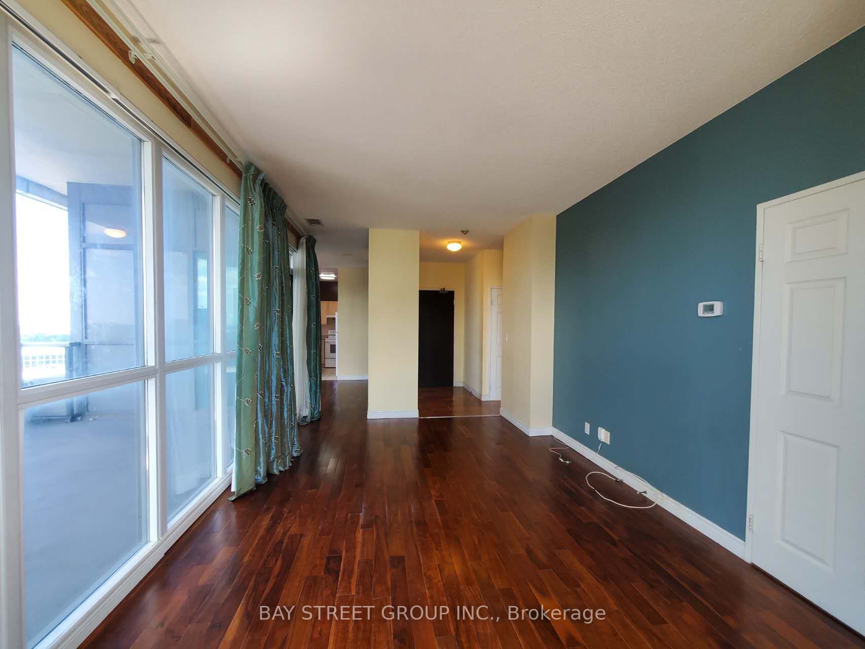 23 Hollywood Avenue Ph206, Toronto, ON M2N 7L8 photo 3