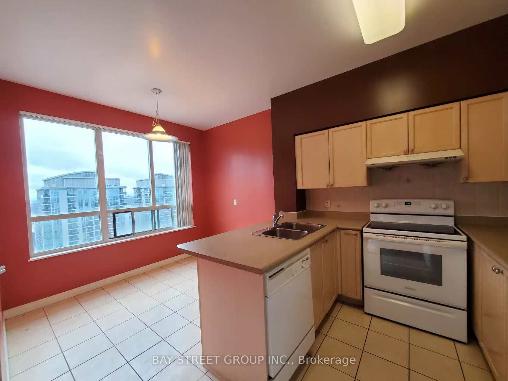 23 Hollywood Avenue Ph206, Toronto, ON M2N 7L8 photo 4