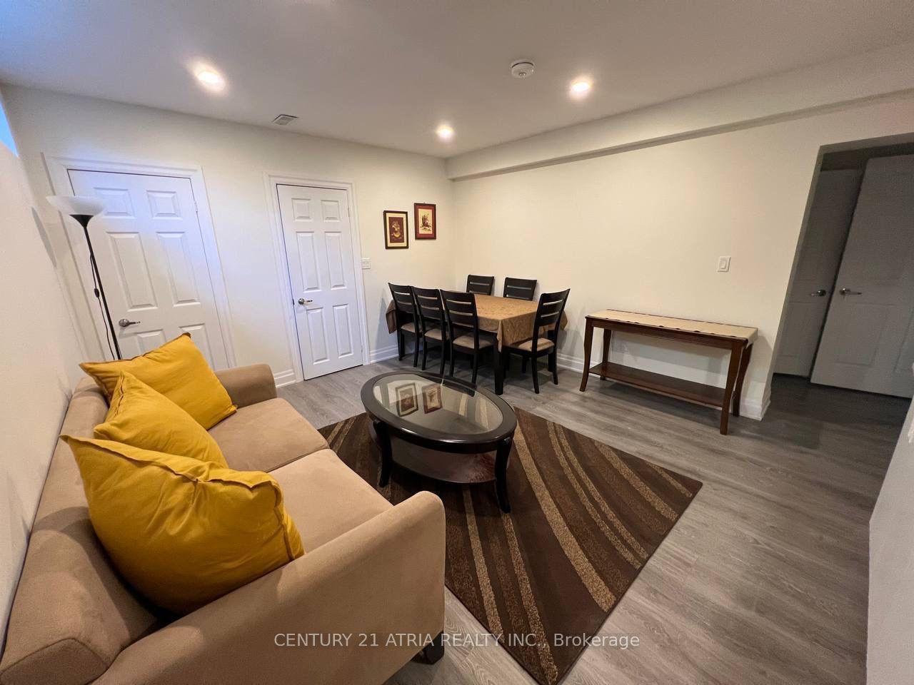 103 Elvaston Drive Bsmt, Toronto, ON M4A 1N7 photo 2