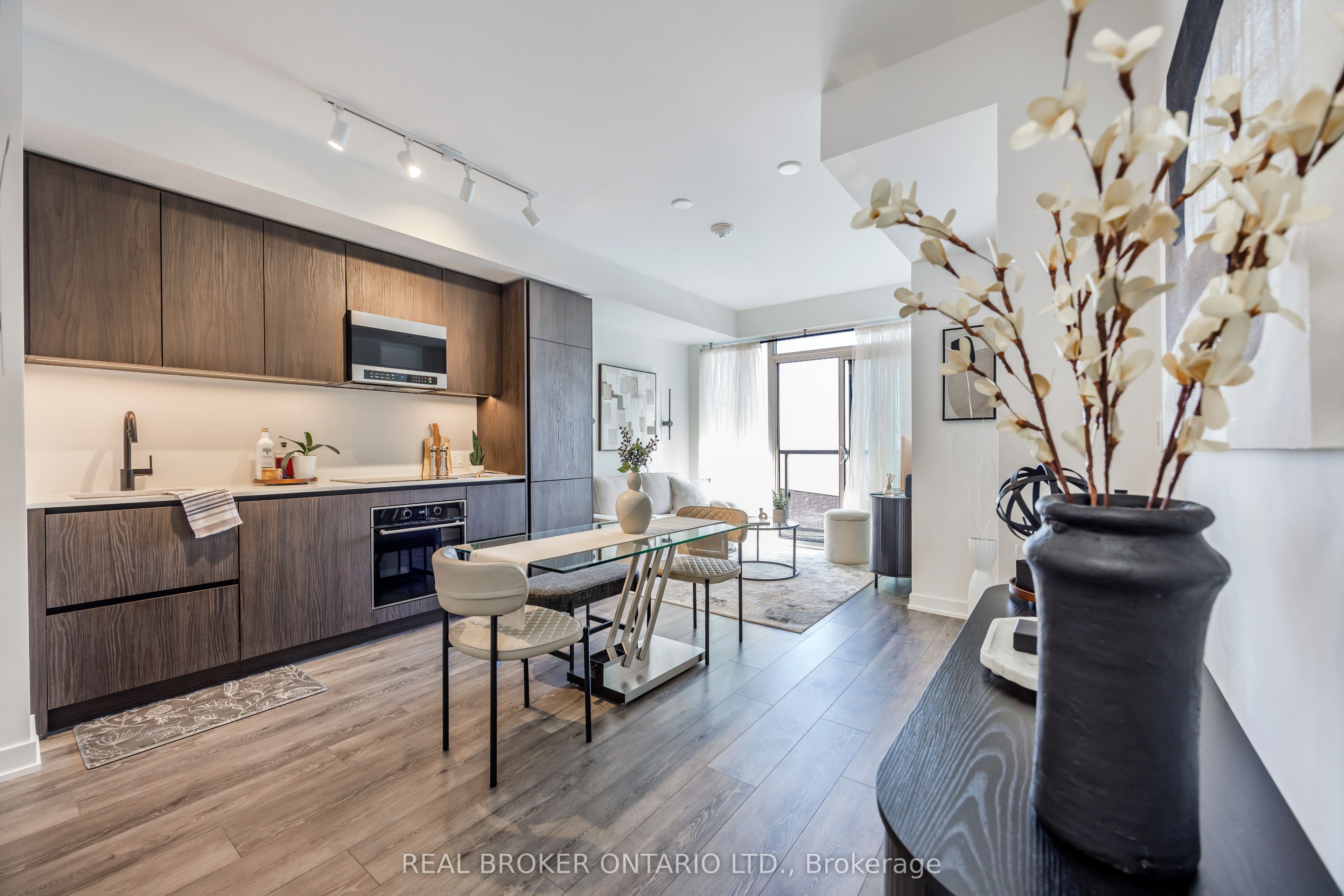 127 Broadway Avenue 2101S, Toronto, ON M4P 1V4 photo 3