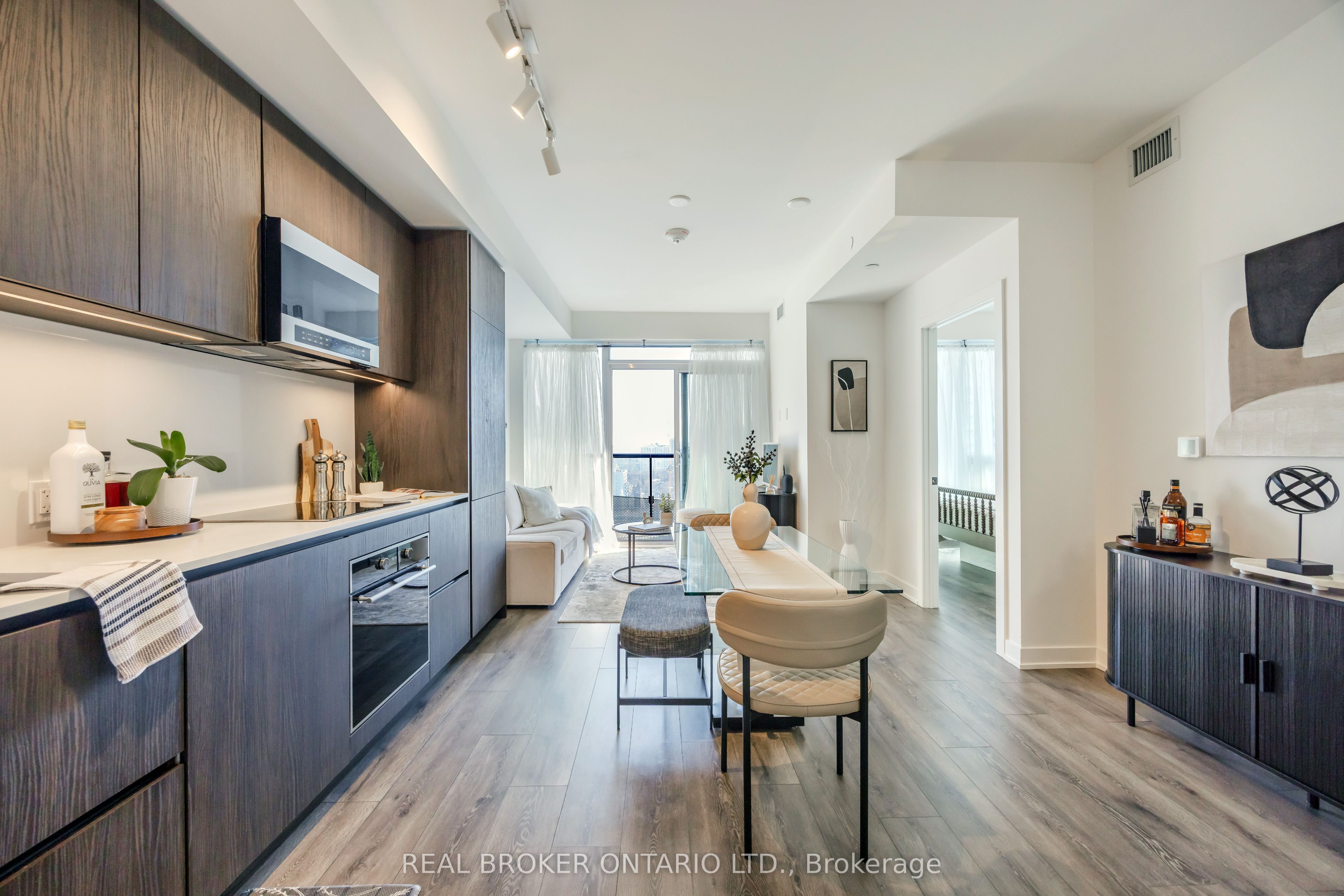 127 Broadway Avenue 2101S, Toronto, ON M4P 1V4 photo 4