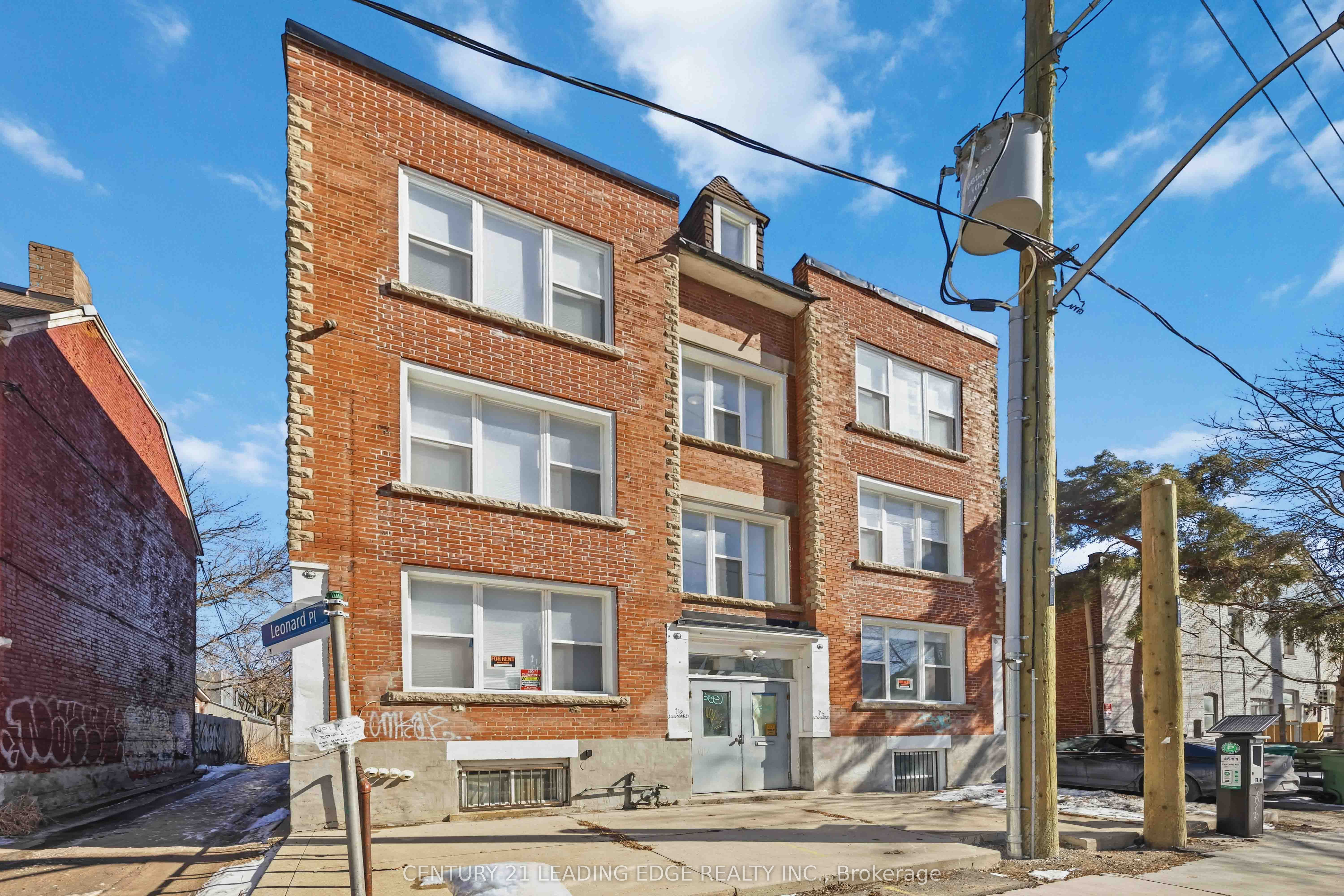 1A Leonard Avenue 1, Toronto, ON M5T 2P8