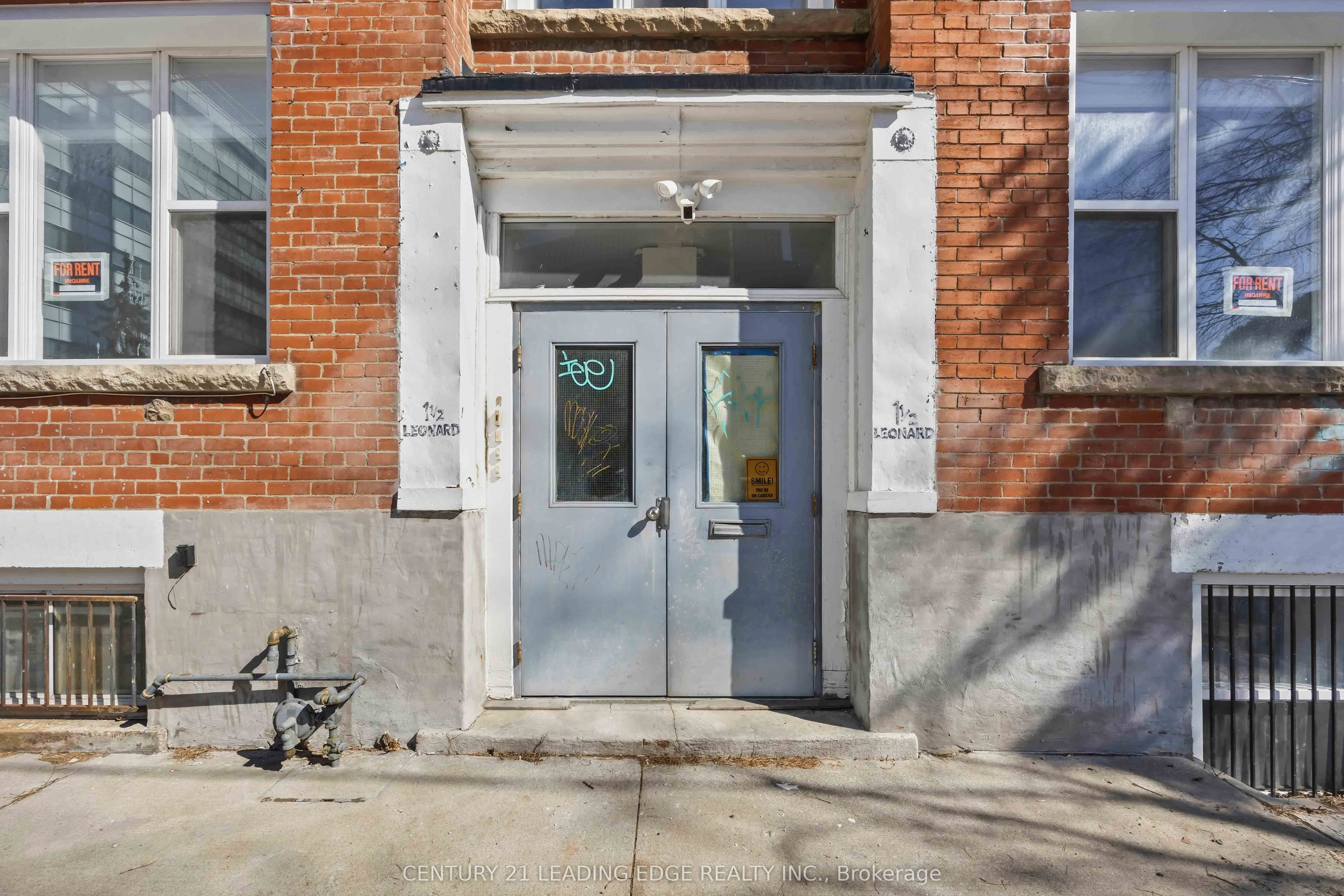 1A Leonard Avenue 1, Toronto, ON M5T 2P8 photo 2