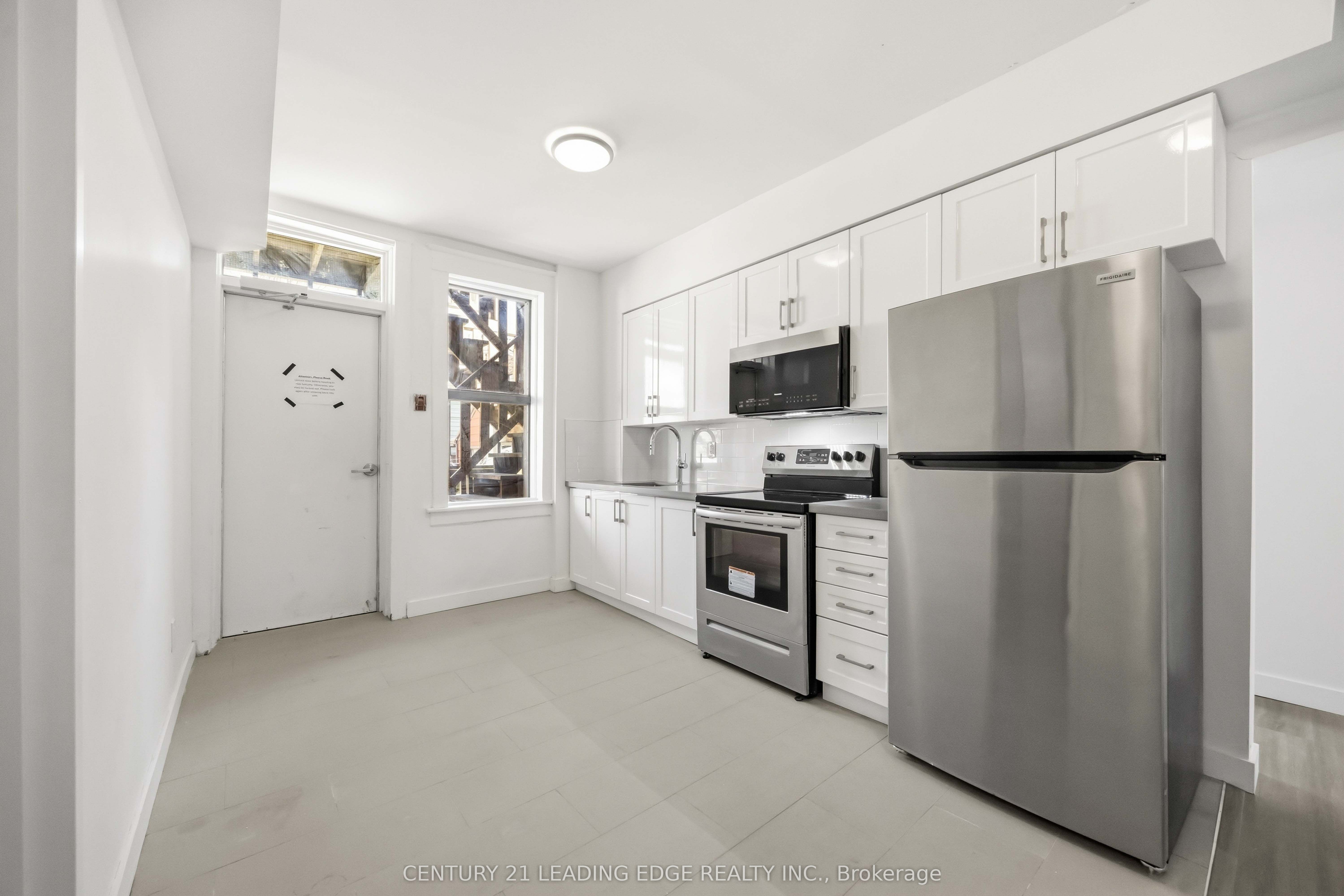 1A Leonard Avenue 1, Toronto, ON M5T 2P8 photo 5