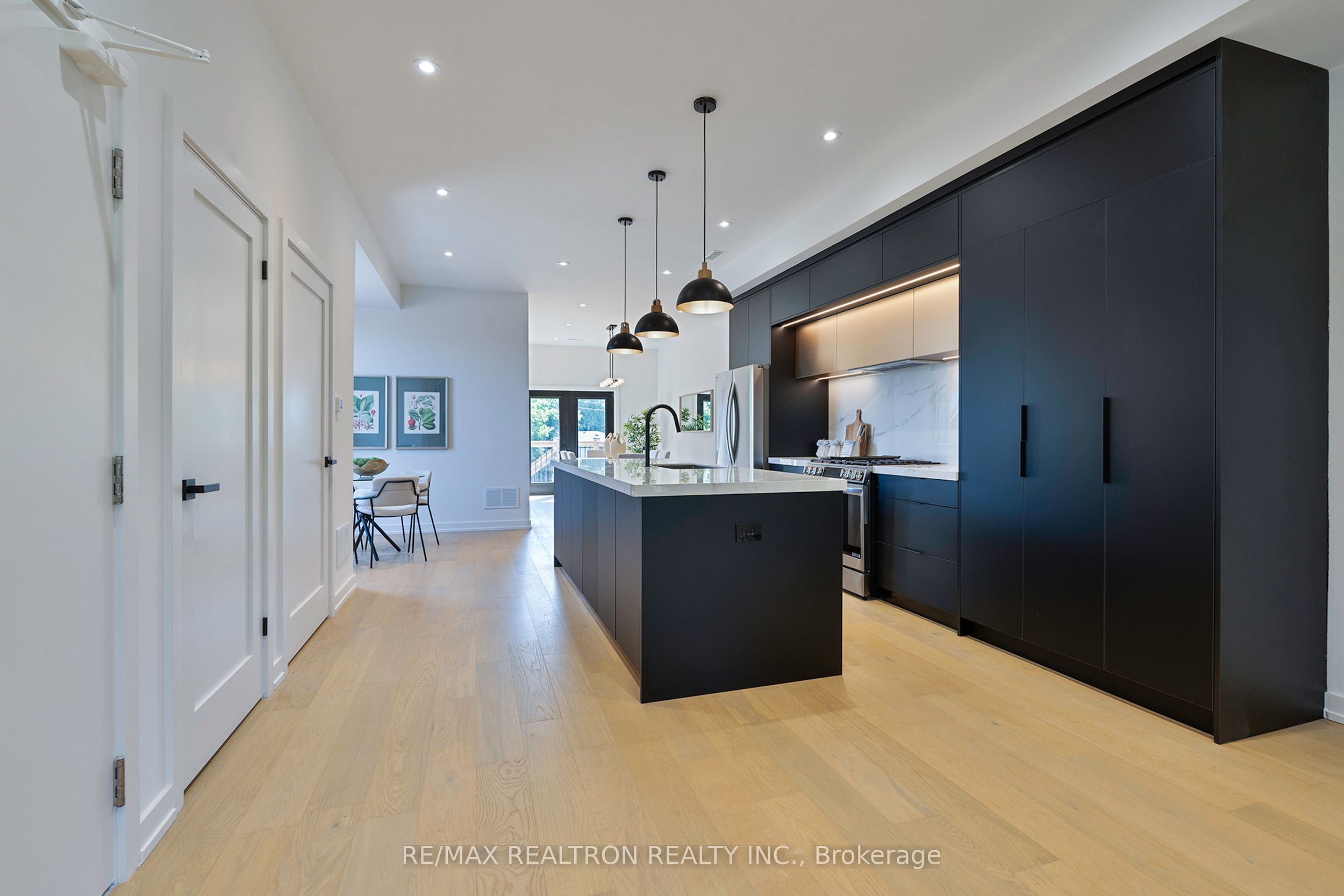 53 Alameda Avenue, Toronto, ON M6C 3W3 photo 4