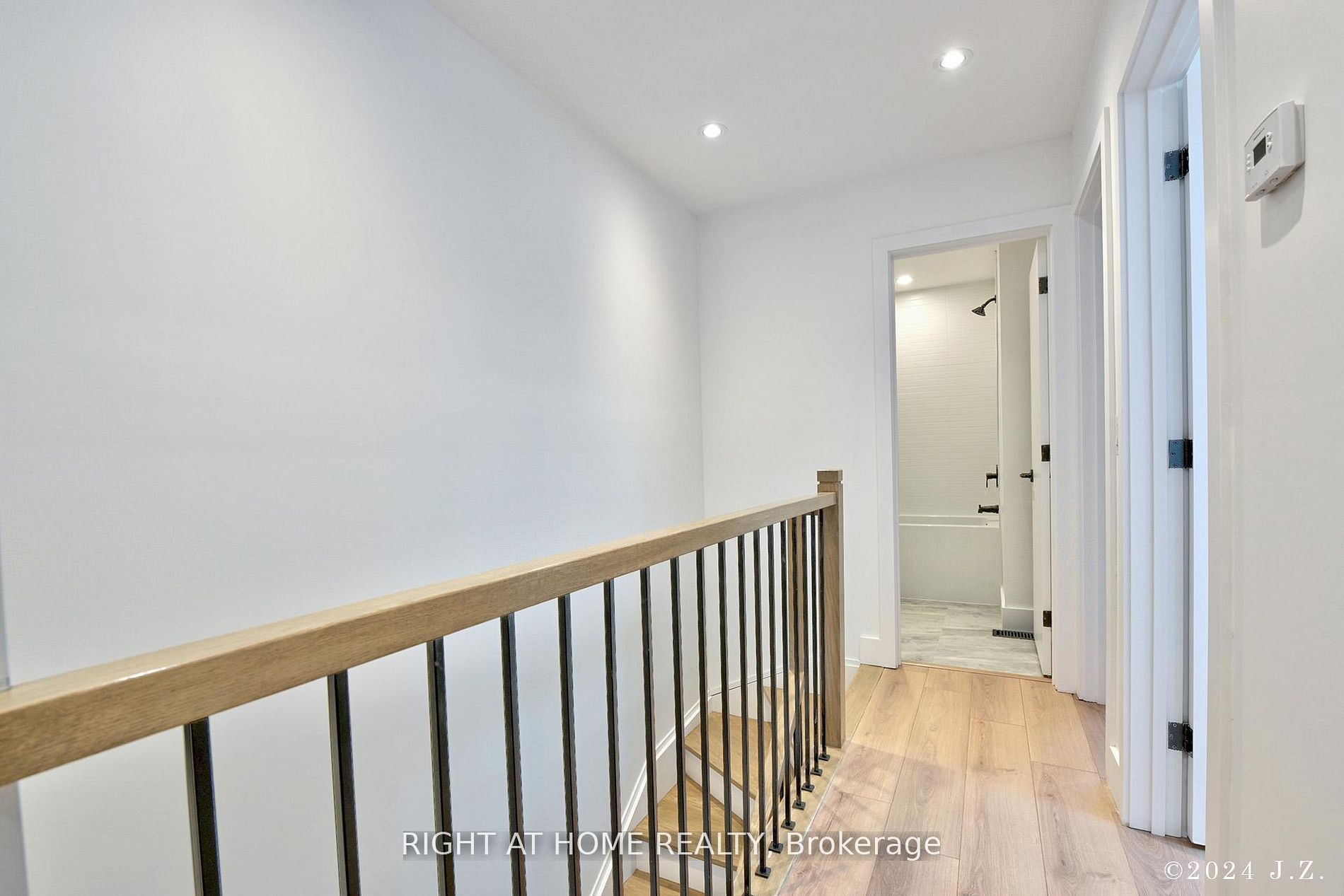 50A Lanark Avenue CoachHs, Toronto, ON M6C 2B4 photo 5
