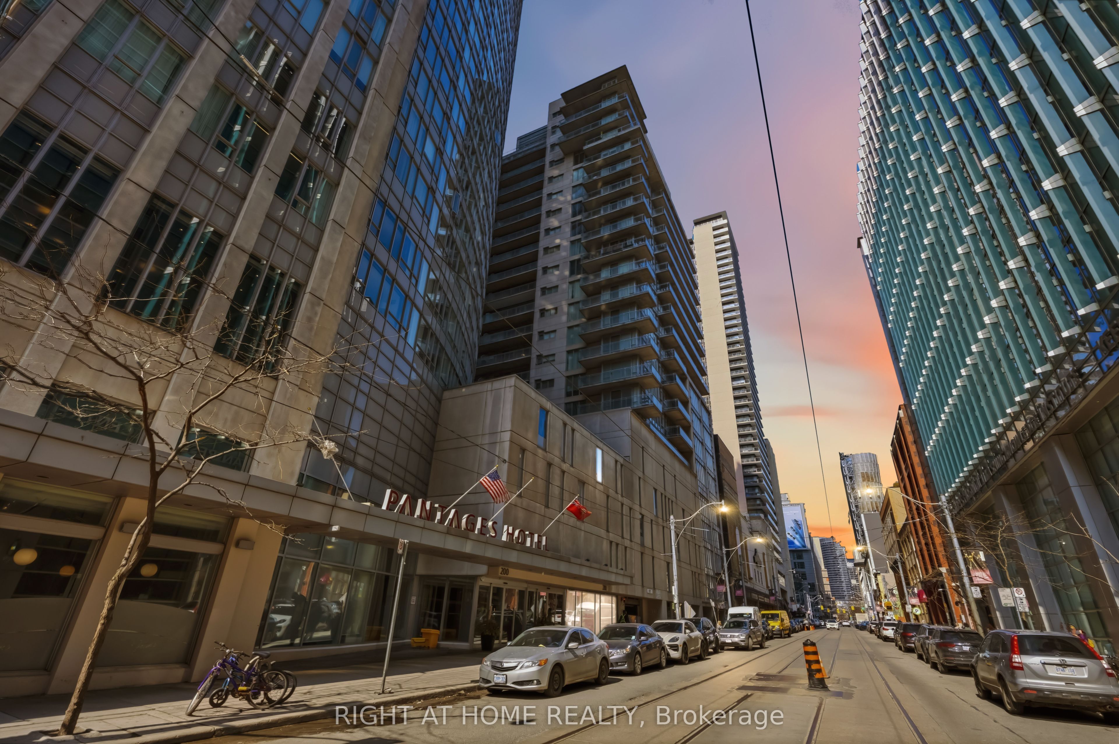 210 Victoria Street 4106, Toronto, ON M5B 2R3