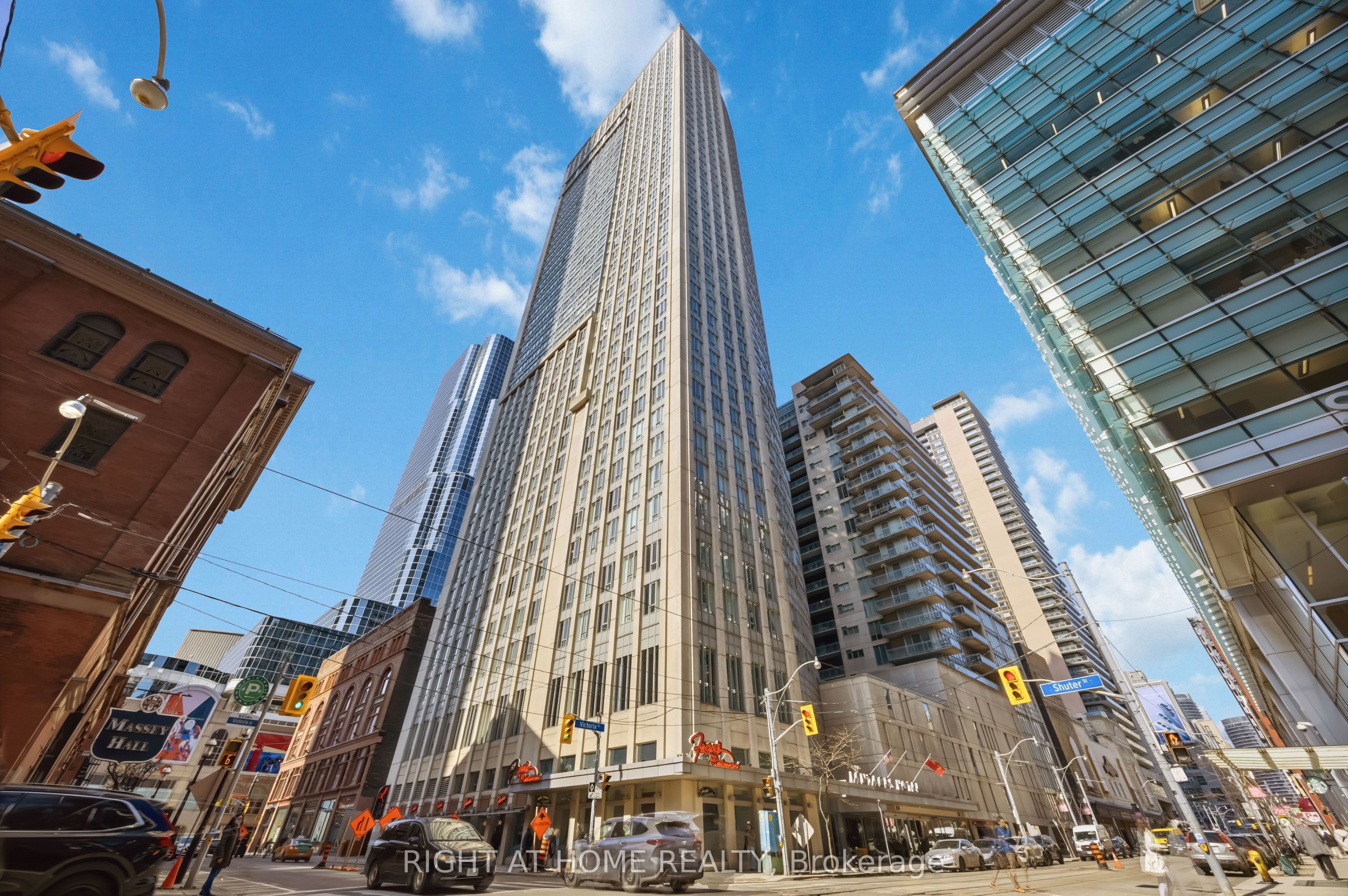 210 Victoria Street 4106, Toronto, ON M5B 2R3 photo 2