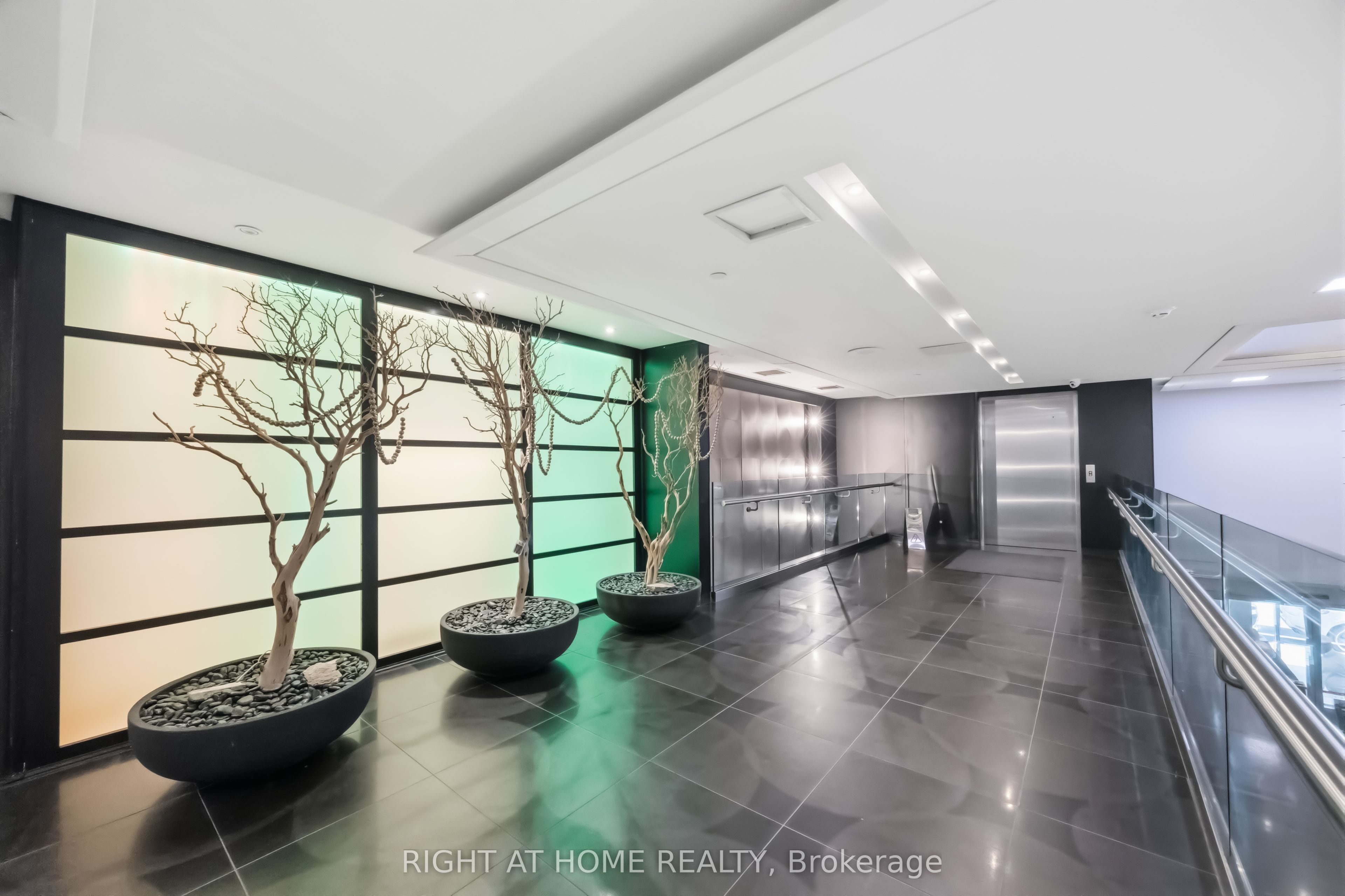 210 Victoria Street 4106, Toronto, ON M5B 2R3 photo 3