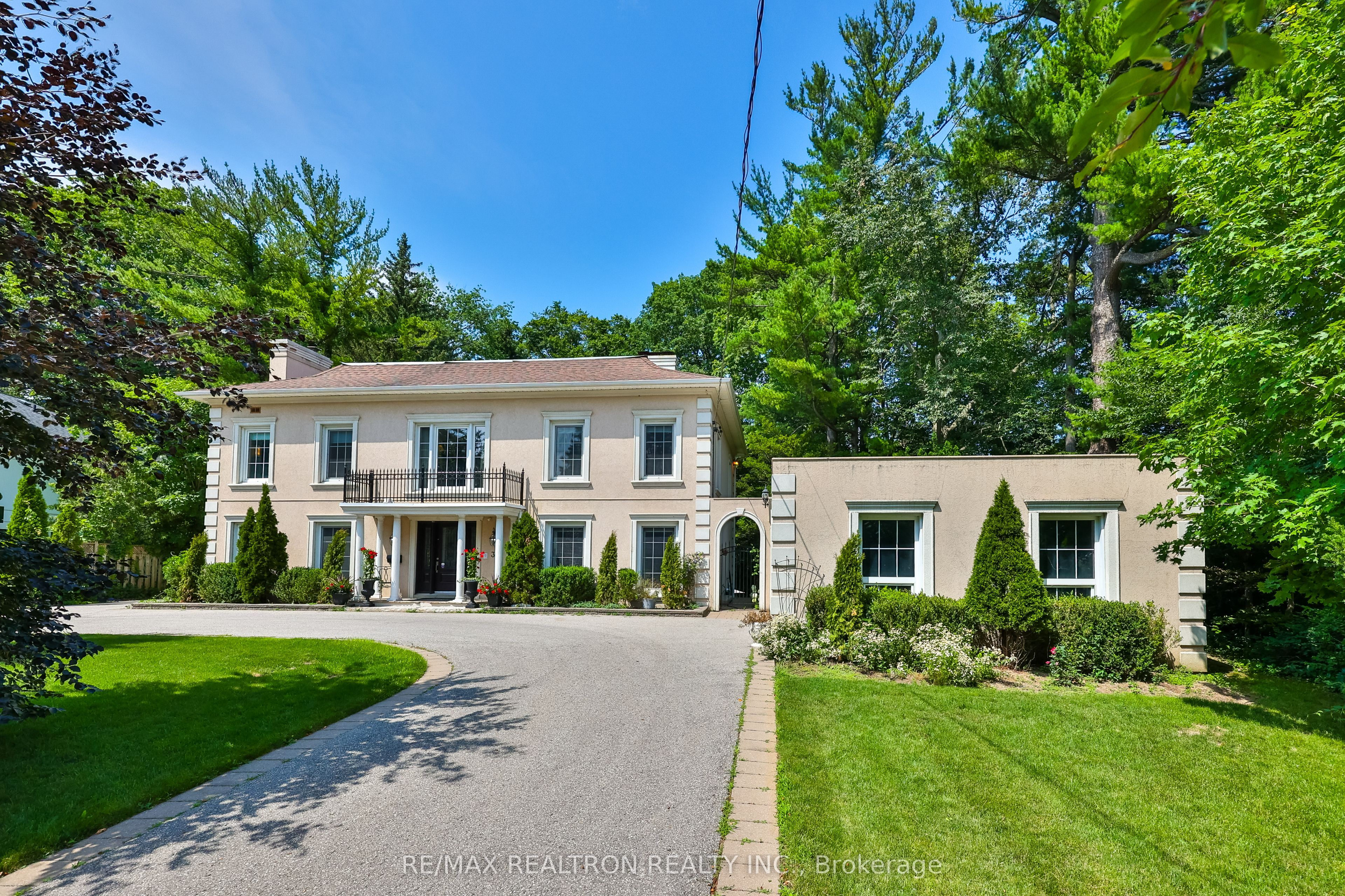 38 Saintfield Avenue, Toronto, ON M3C 2M6 photo 3
