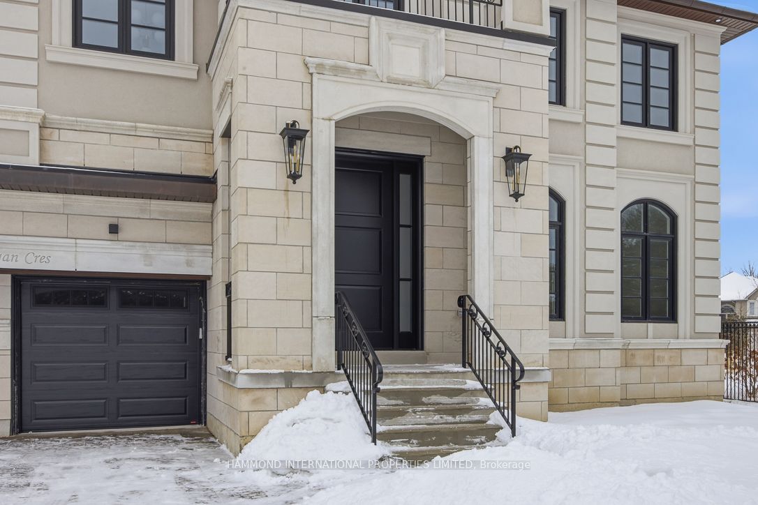 9 Lonergan Crescent, Toronto, ON M2M 4B3 photo 2