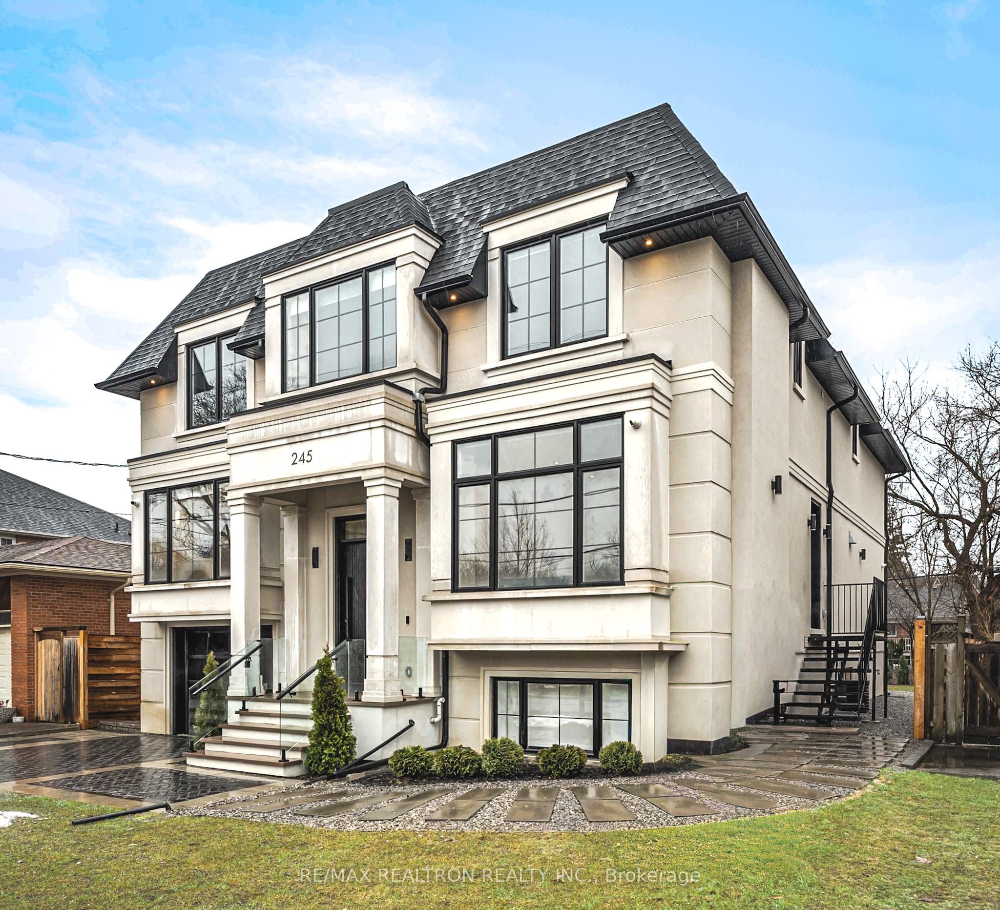 245 Patricia Avenue, Toronto, ON M2M 1J7 photo 3