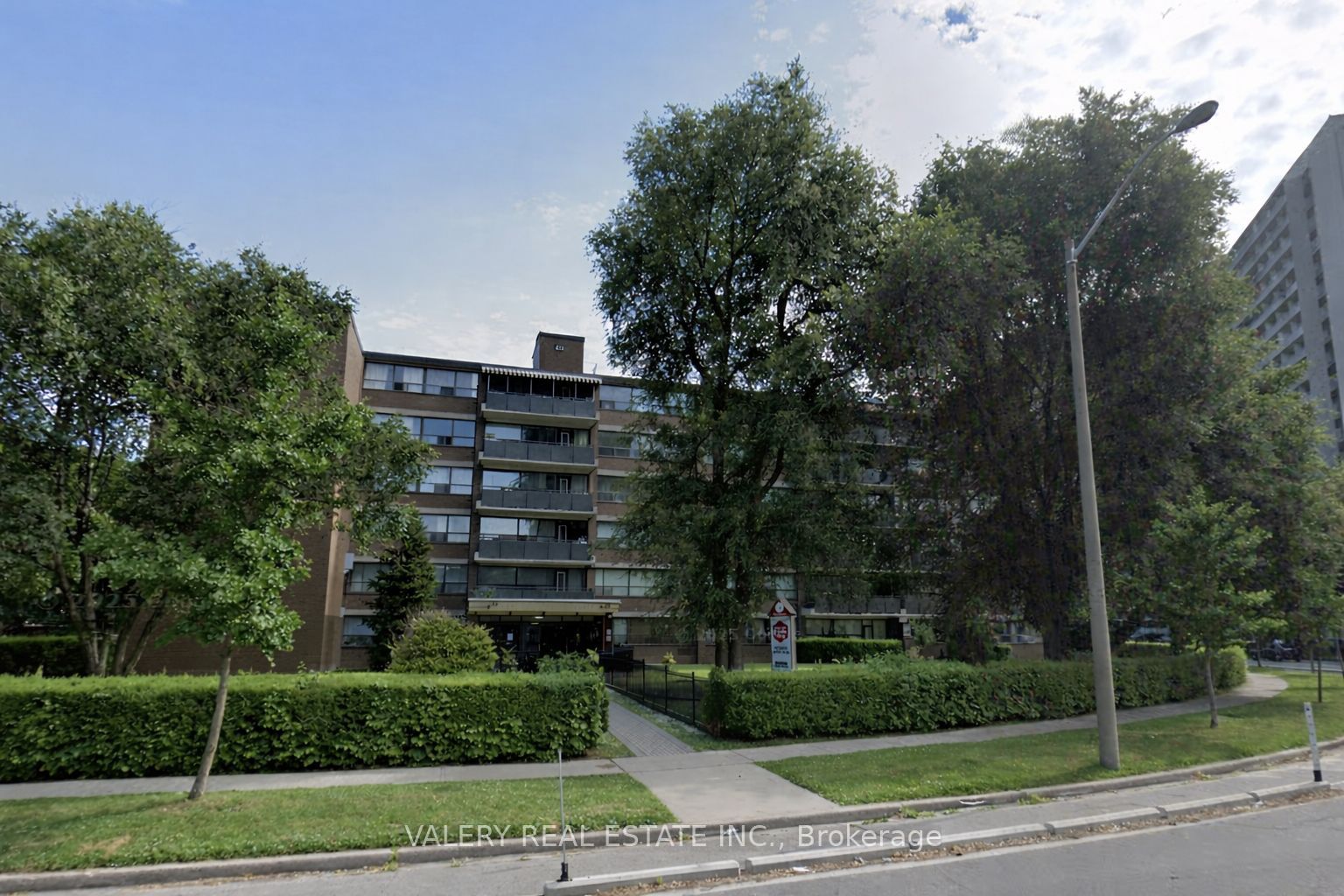 42 Thorncliffe Park Drive 506, Toronto, ON M4H 1K1 photo 2