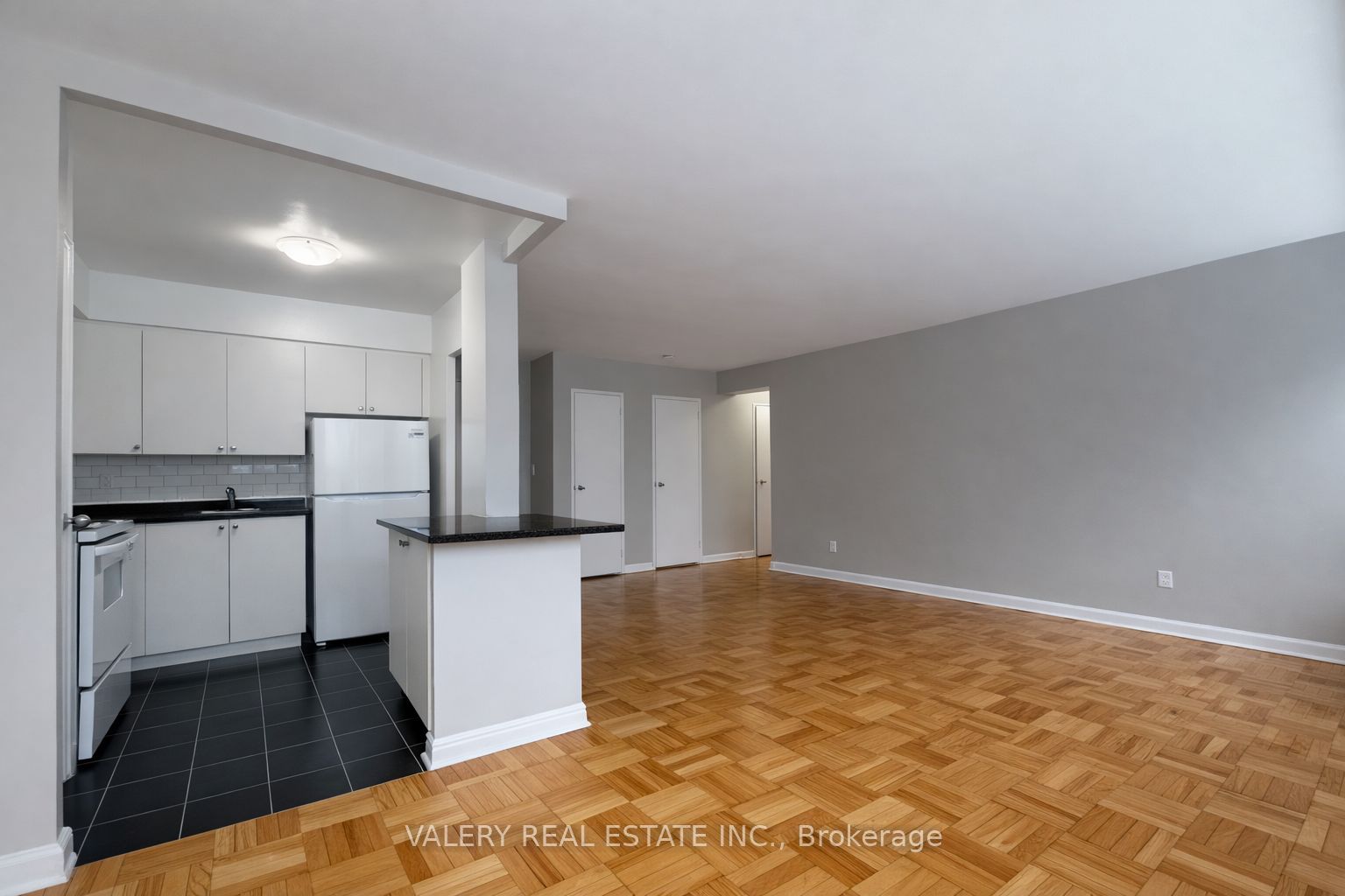 42 Thorncliffe Park Drive 506, Toronto, ON M4H 1K1 photo 4