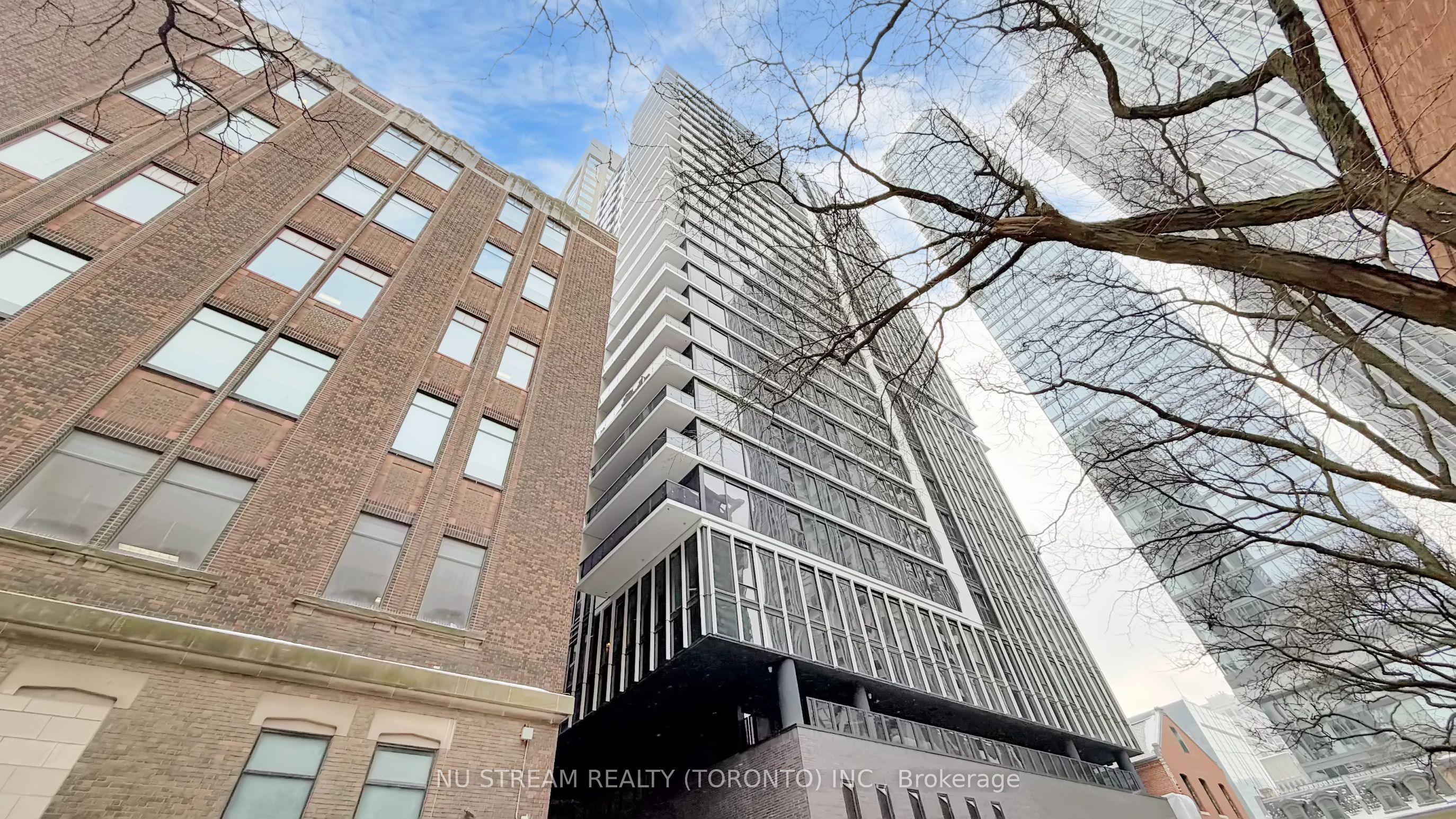 771 Yonge Street 2011, Toronto, ON M4W 0B8 photo 2